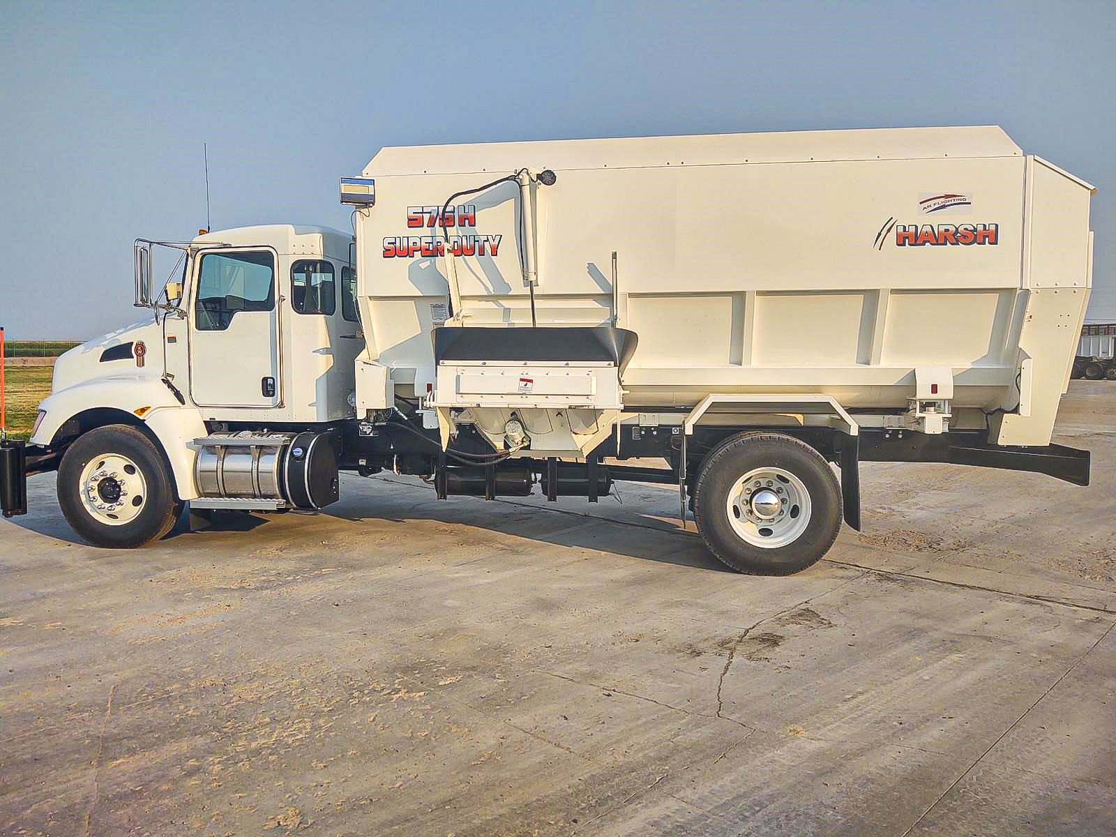 2021 KENWORTH T370 - image 2 of 6