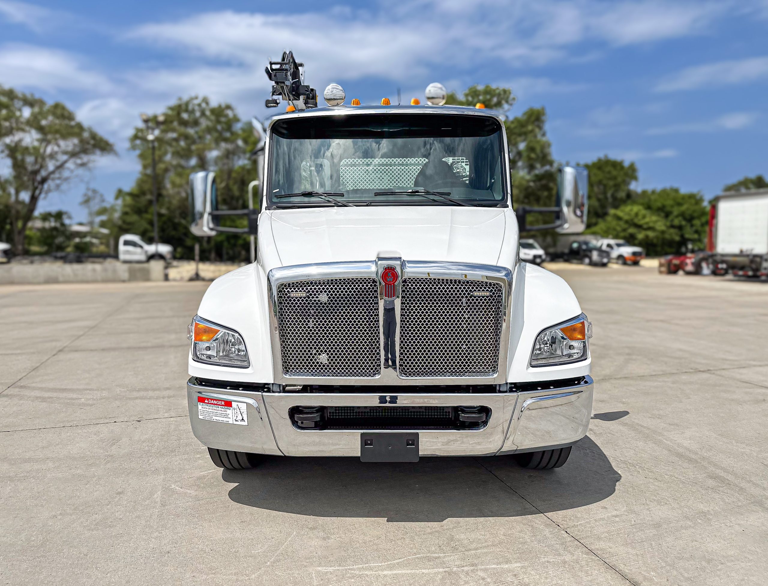 2025 KENWORTH T280 - image 2 of 6