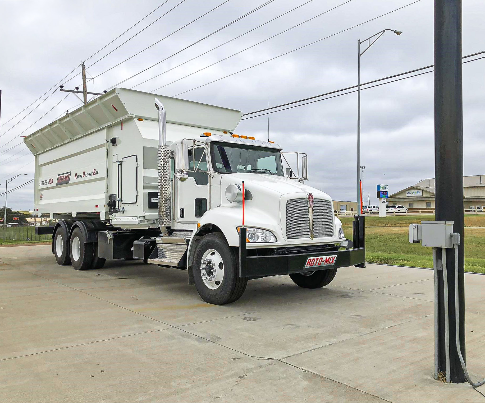 2021 KENWORTH T370 - image 3 of 6