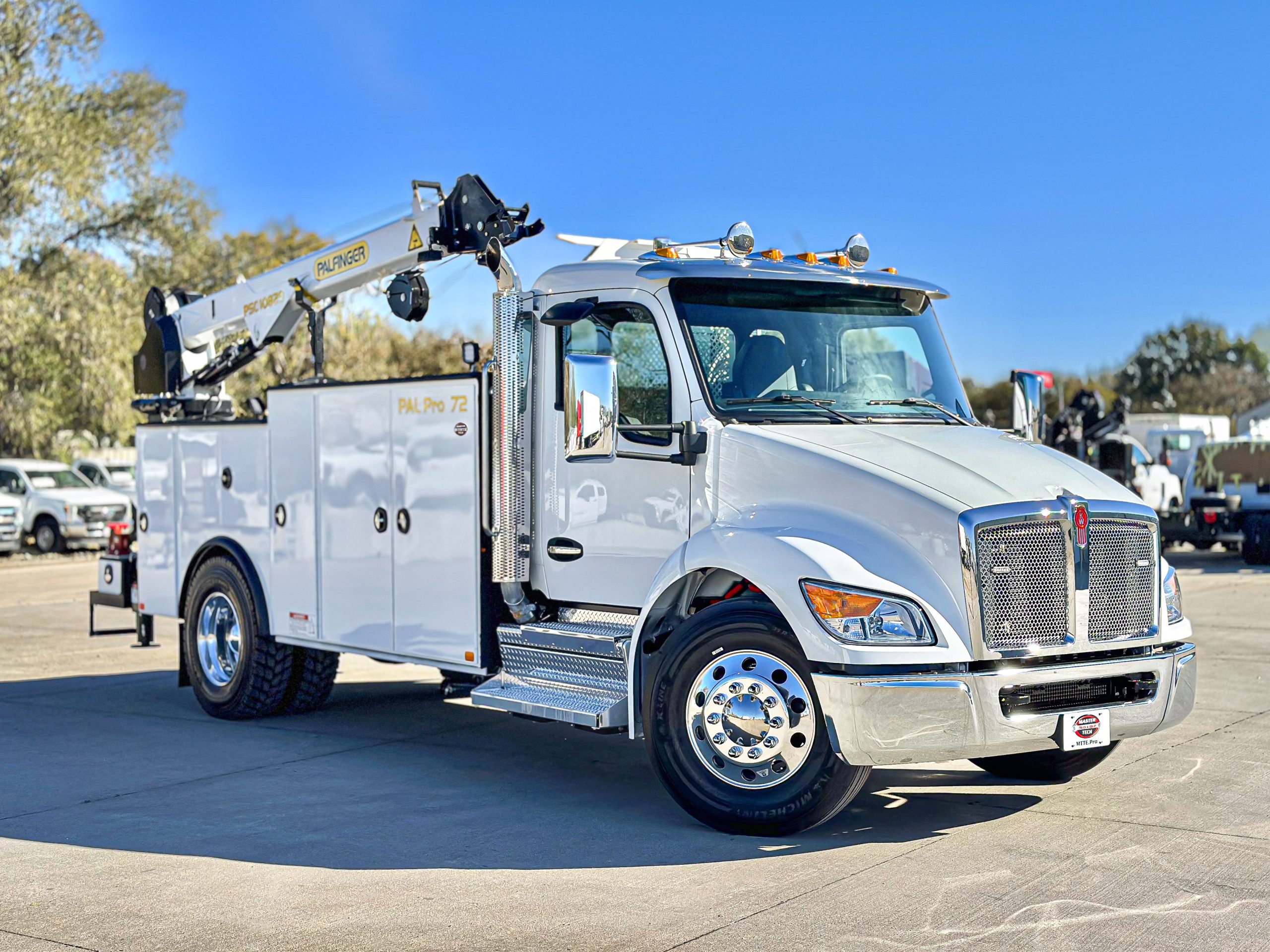 2025 KENWORTH T380 - image 4 of 6