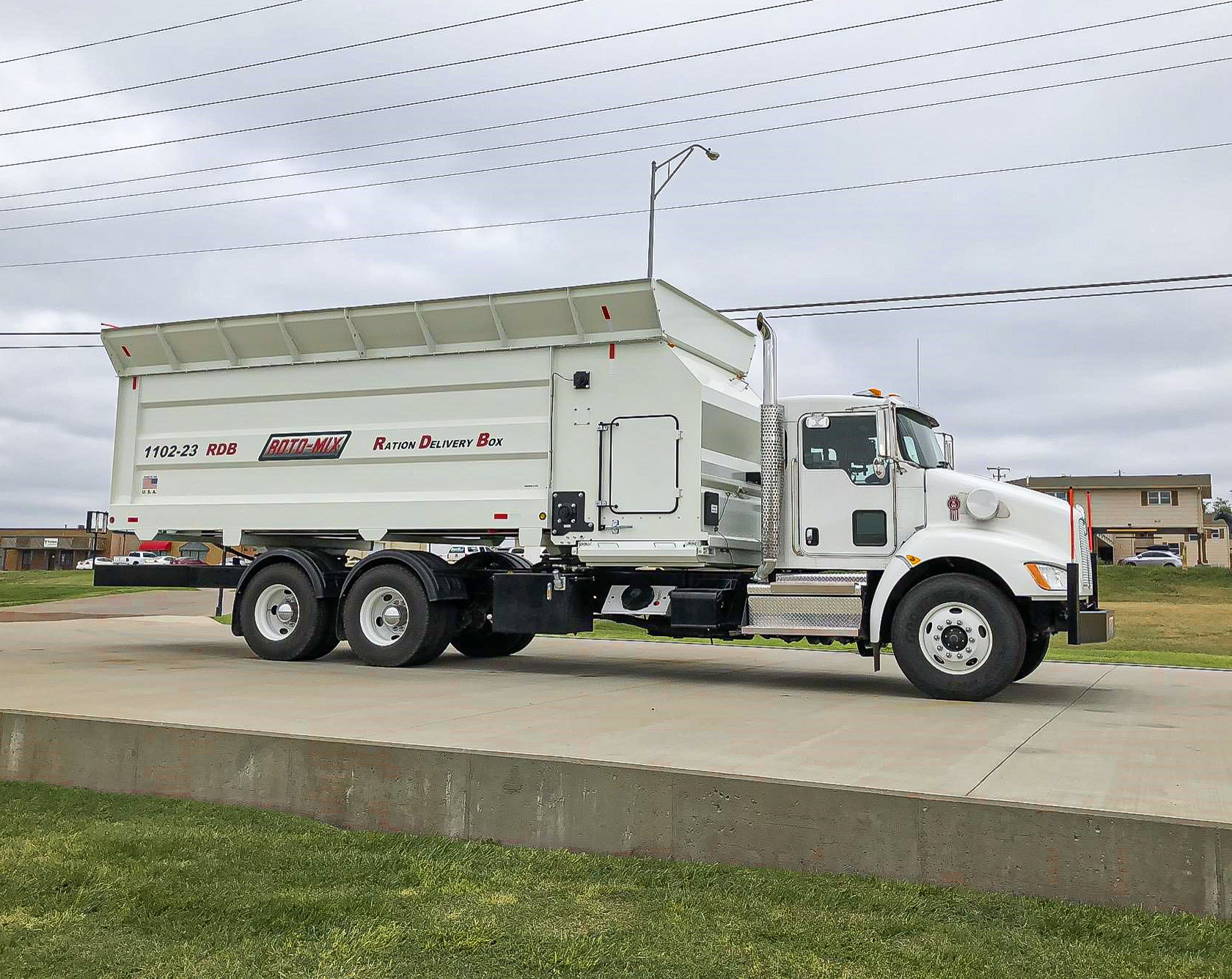 2021 KENWORTH T370 - image 4 of 6