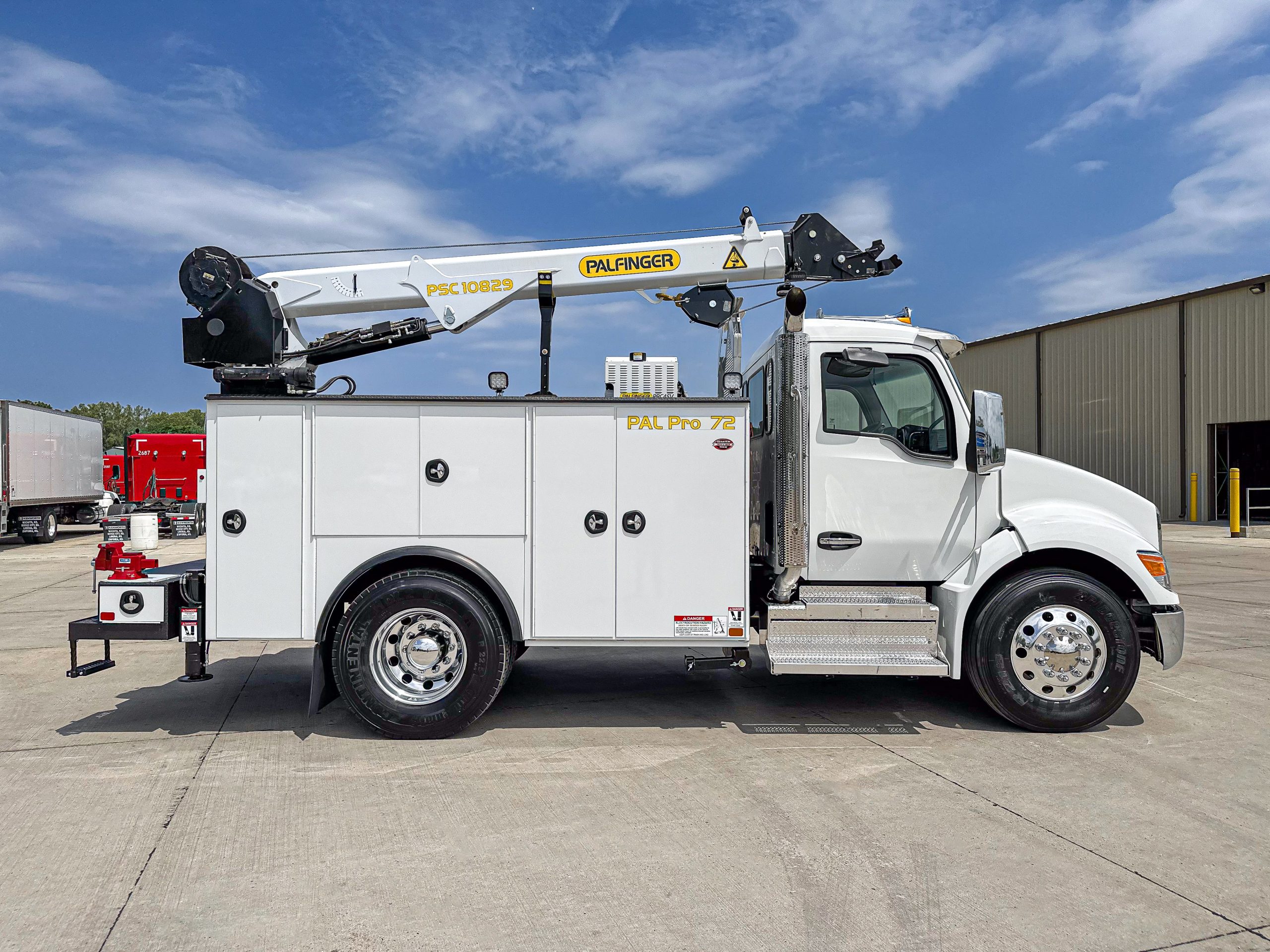 2025 KENWORTH T280 - image 4 of 6