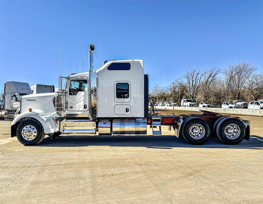 2025 KENWORTH W900L WKI Kenworth