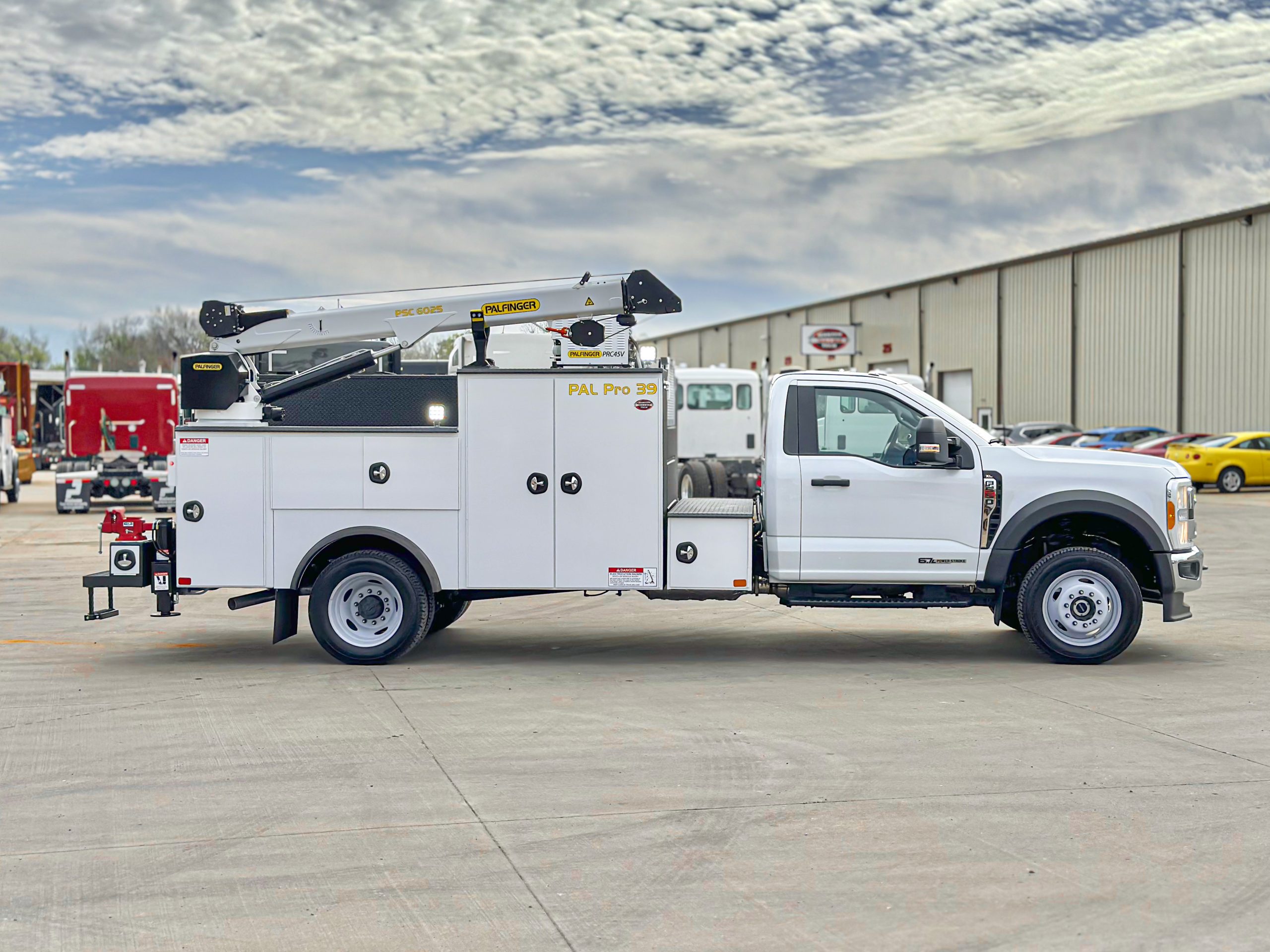 2023 Ford F550 XL - image 5 of 6