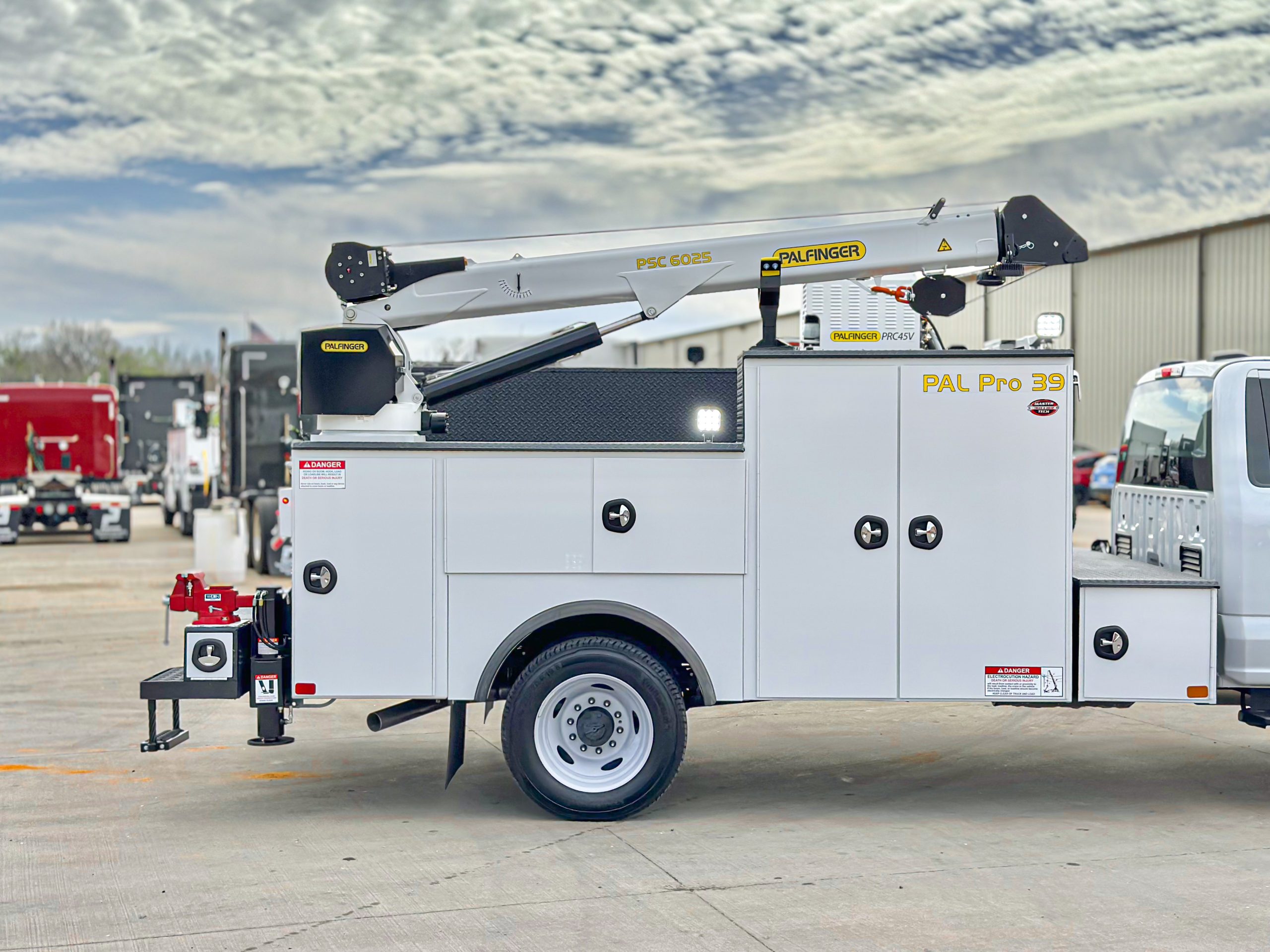 2023 Ford F550 XL - image 6 of 6