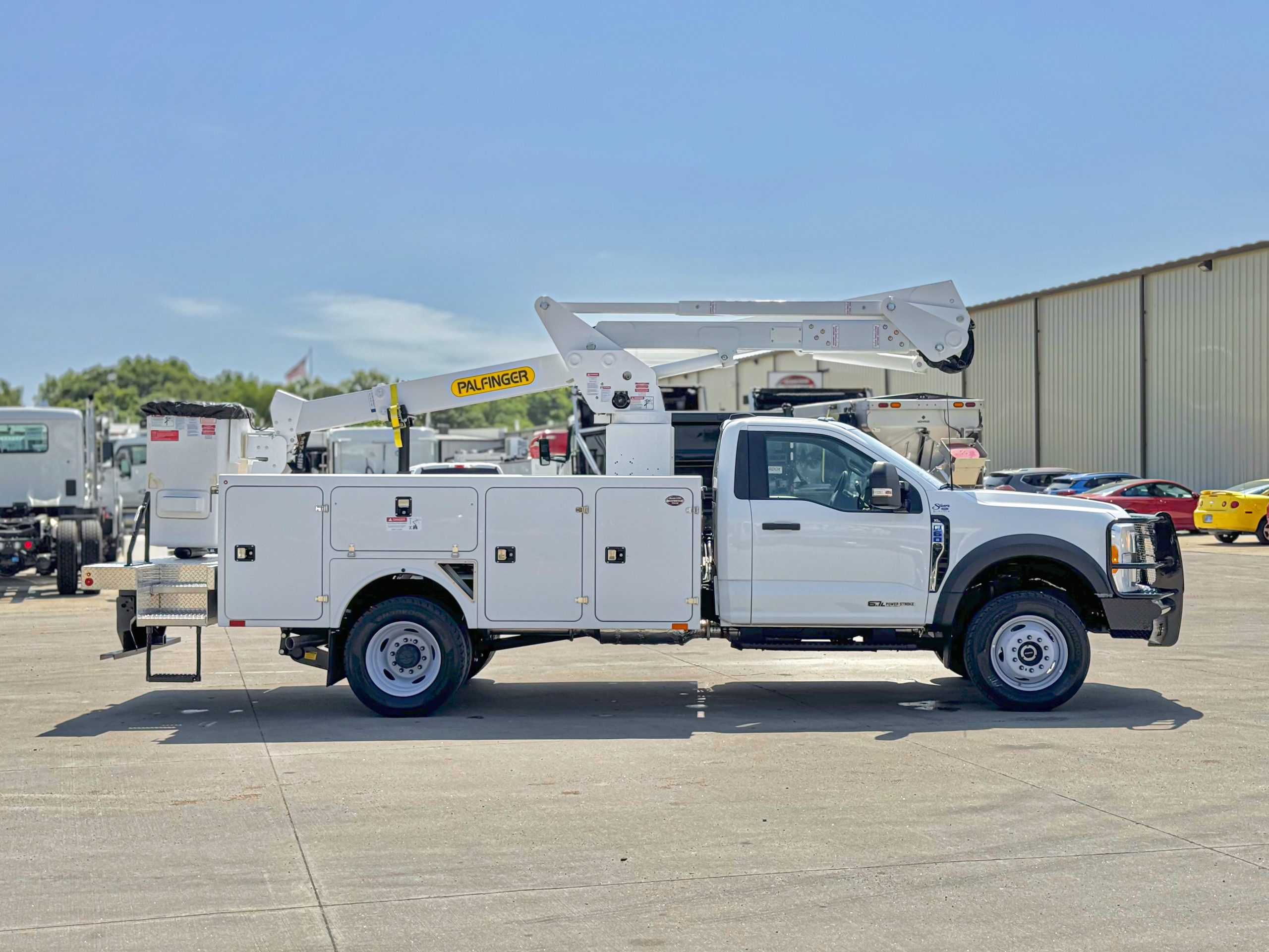 2025 Ford F600 XL - image 4 of 6
