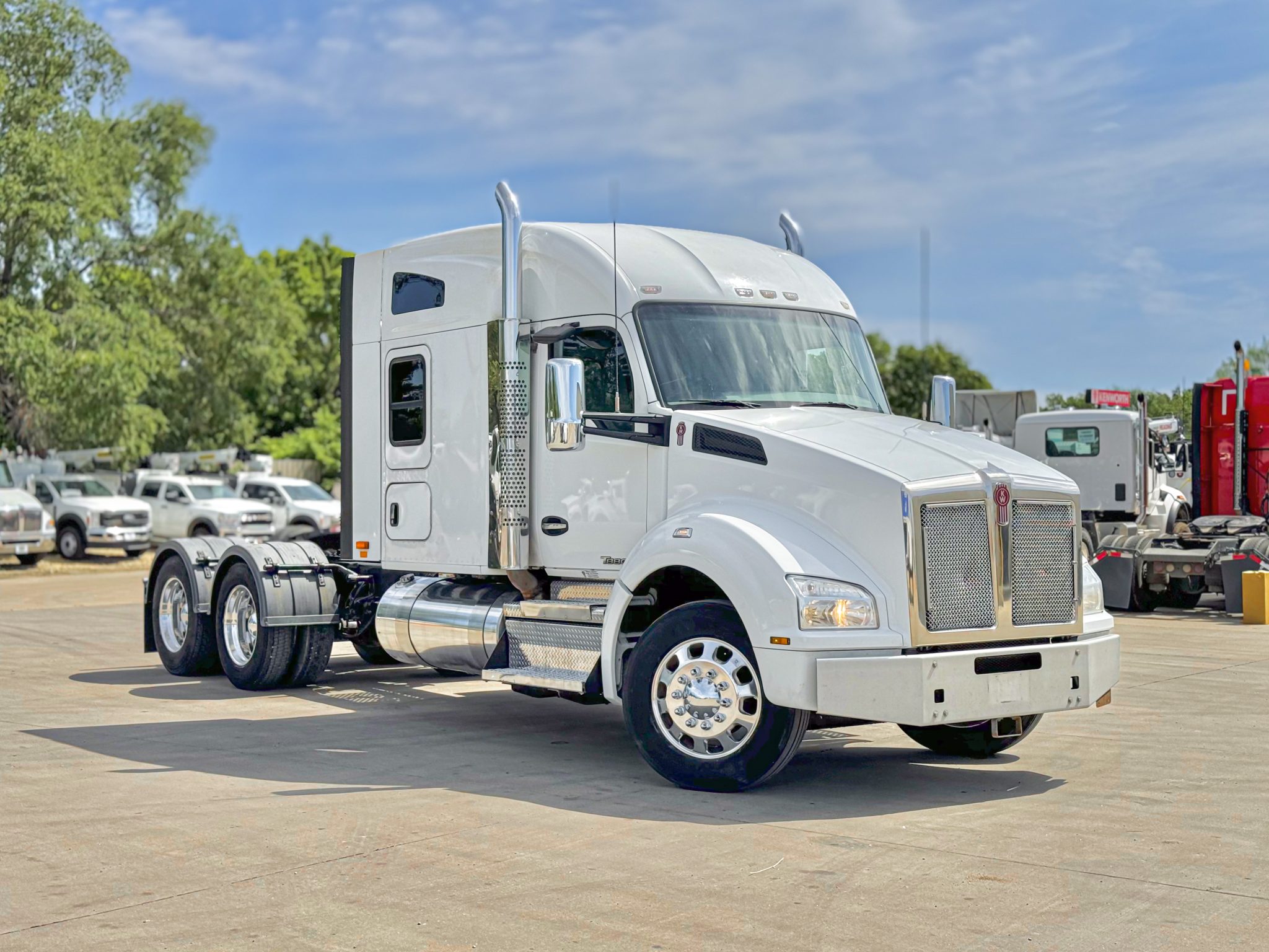 thumbnail image 2 of OEMASSIVE Full LED DRL Switchback Headlights For 2019-2023 Kenworth T880 Class 8 Black 2 of 6