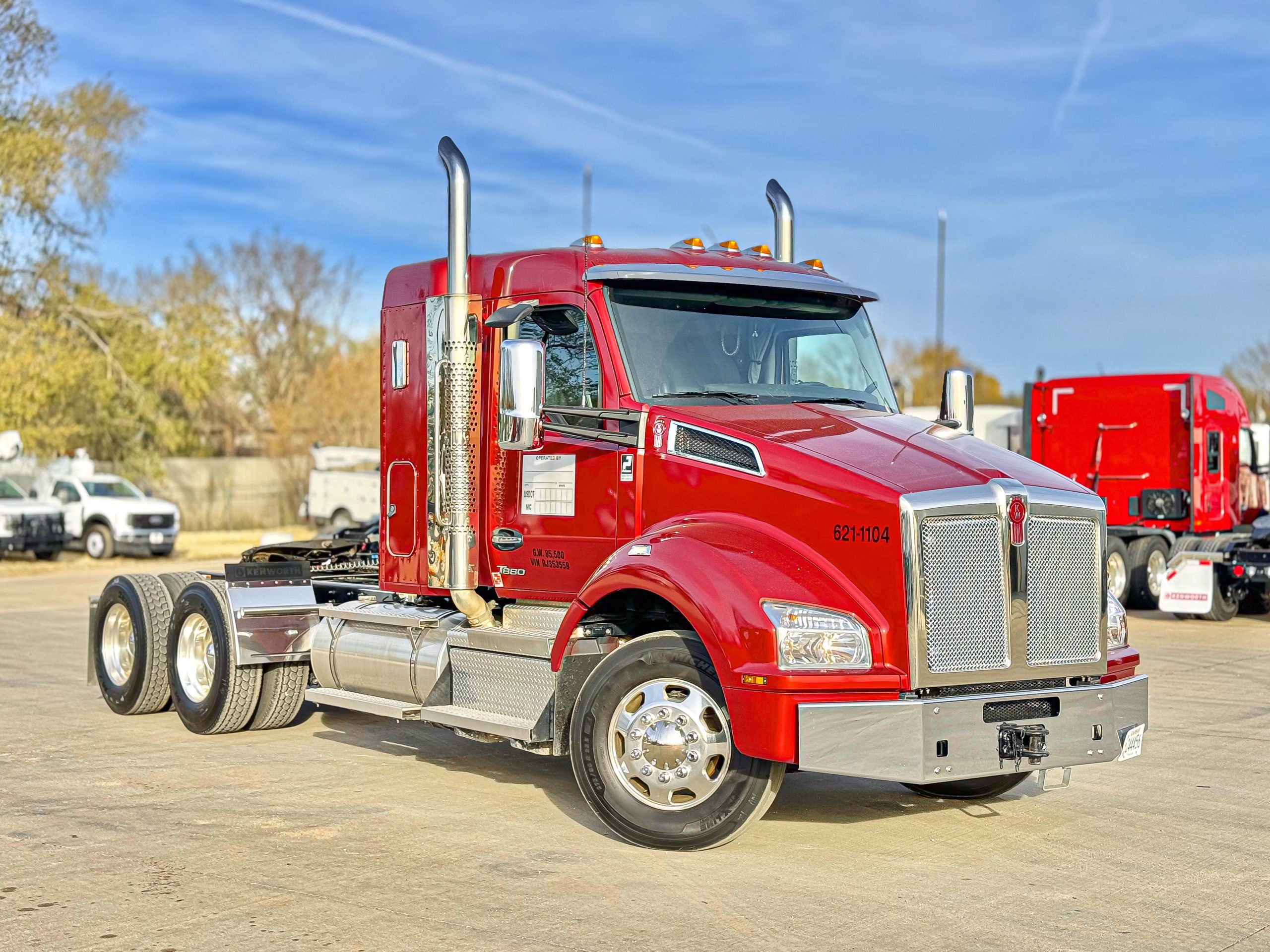 2024 Kenworth T880 - image 3 of 6