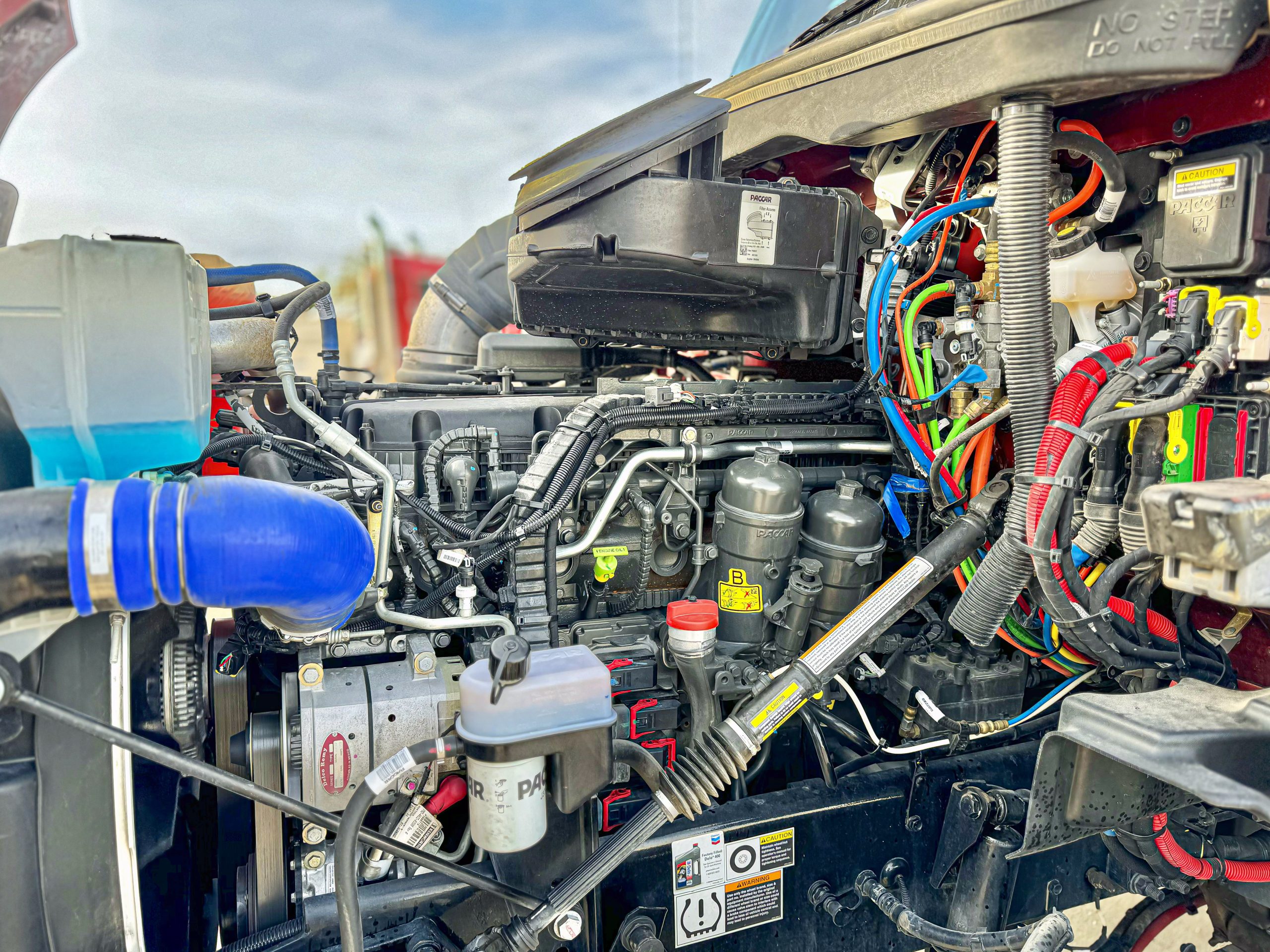 2024 Kenworth T880 - image 5 of 6