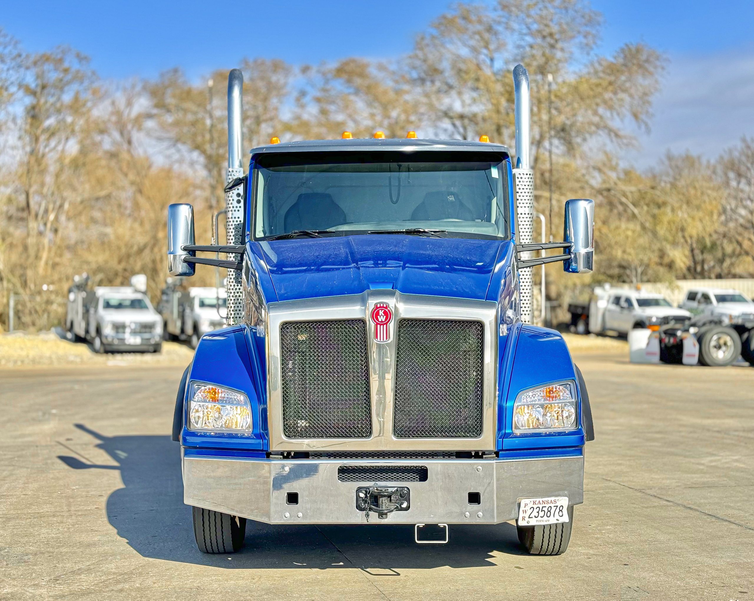 2024 Kenworth T880 - image 2 of 6