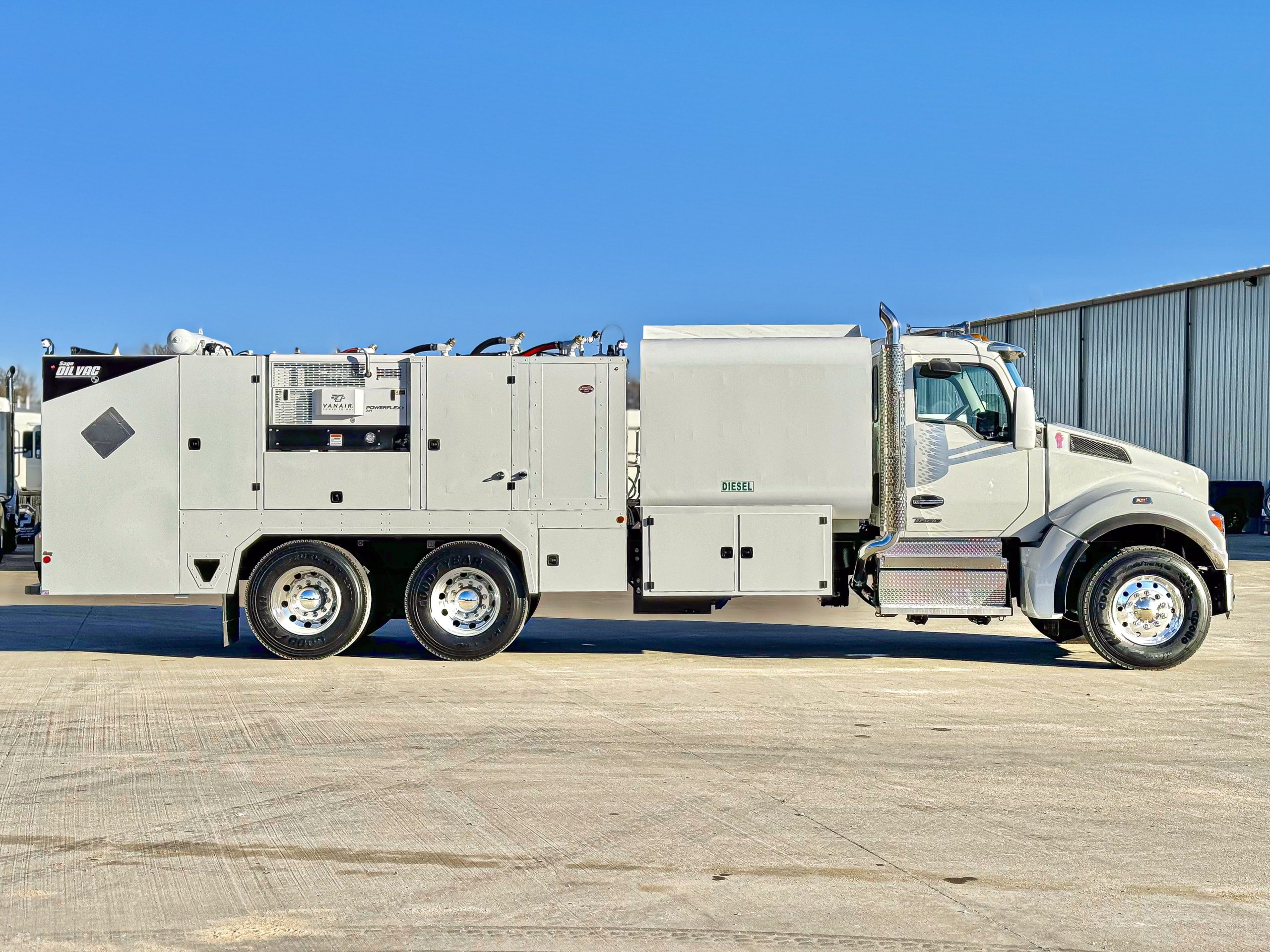 2025 Kenworth T880S - image 4 of 6