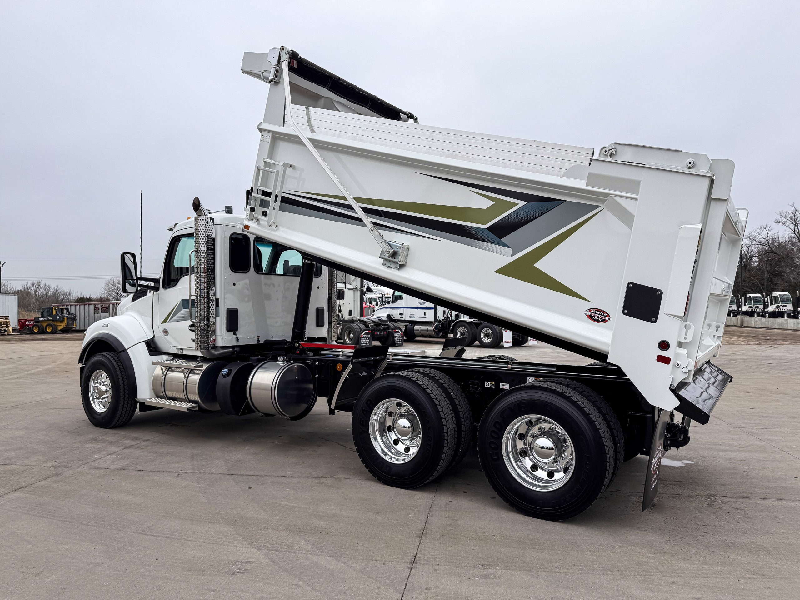 2025 Kenworth T880S Dump Truck for Sale | Wichita KS 2025 Kenworth T880S Dump Truck for Sale | Wichita KS - image 3 of 6
