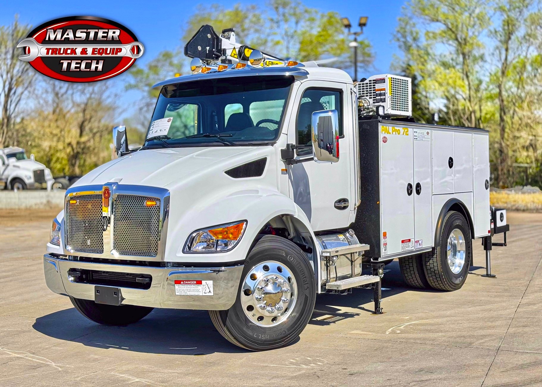 2025 Kenworth T280 - image 1 of 6