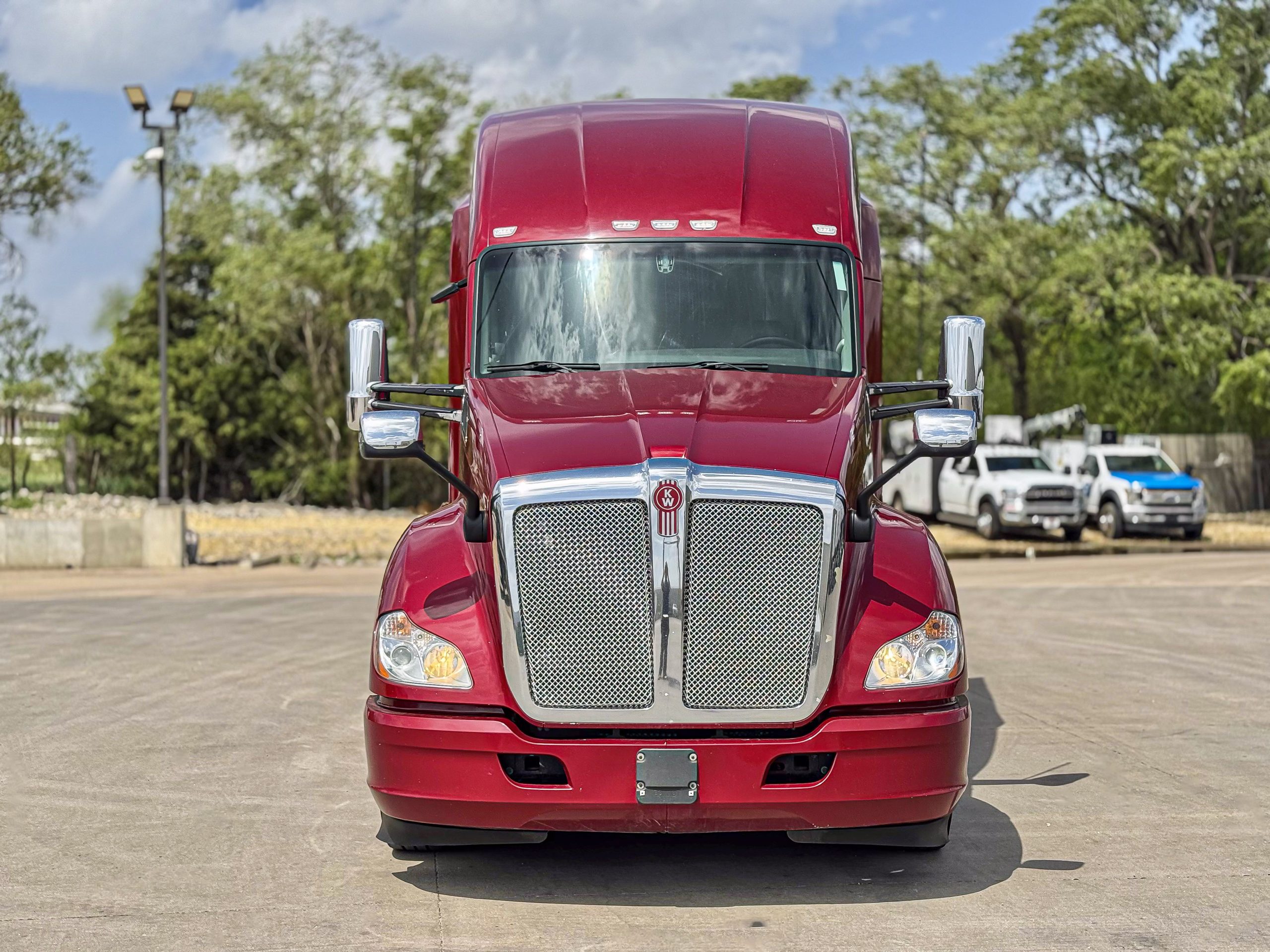 2020 Kenworth T680 - image 2 of 6