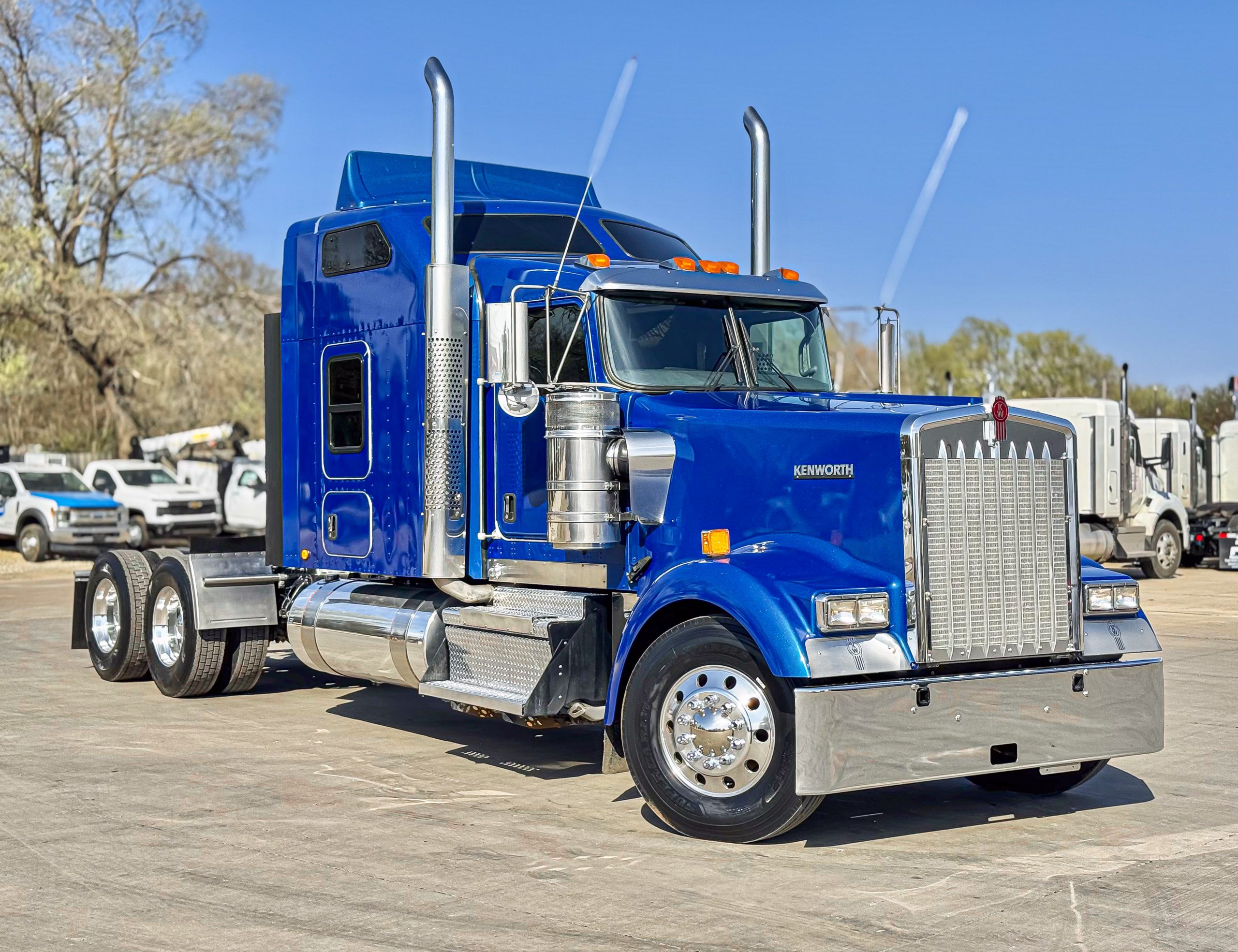 2022 Kenworth W900L - image 3 of 6