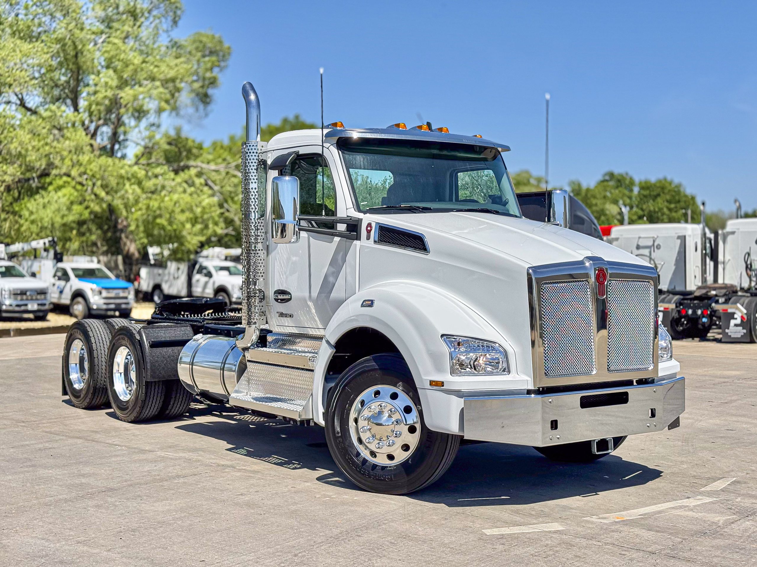 2026 Kenworth T880 - image 3 of 6