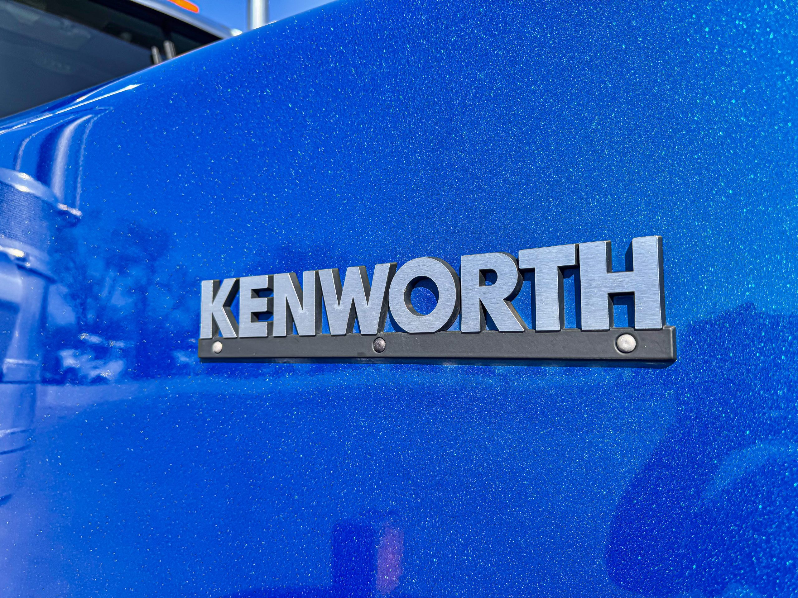 2022 Kenworth W900L - image 4 of 6