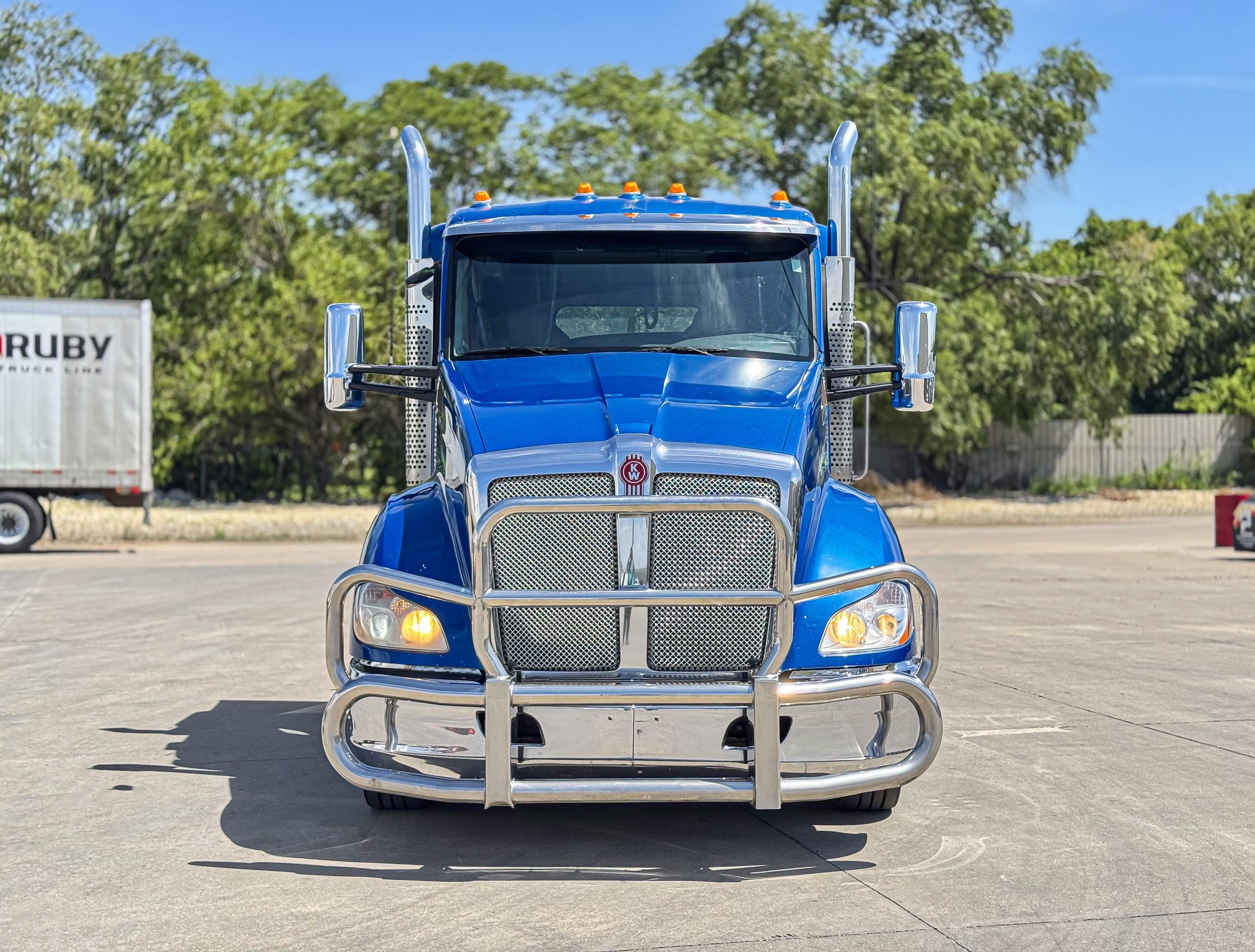 2021 Kenworth T680 - image 2 of 6