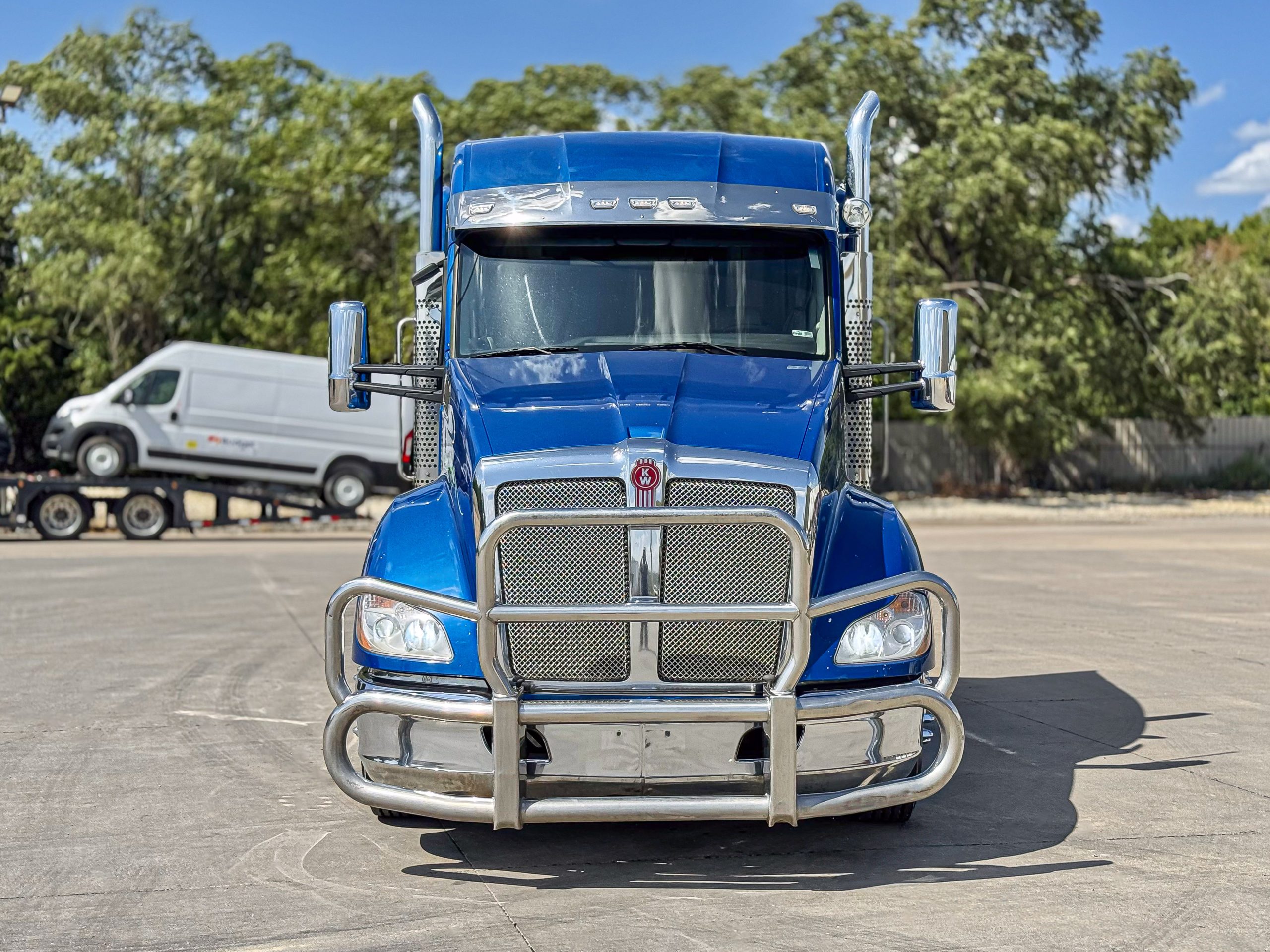 2021 Kenworth T680 - image 2 of 6