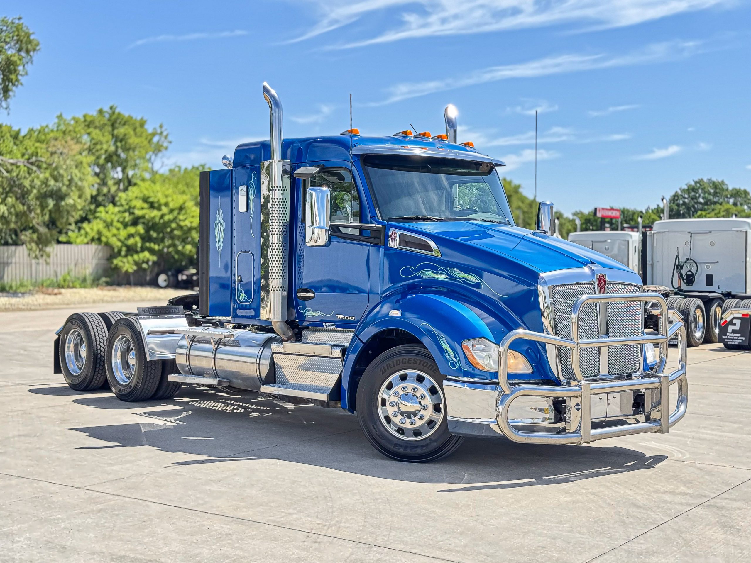 2021 Kenworth T680 - image 3 of 6