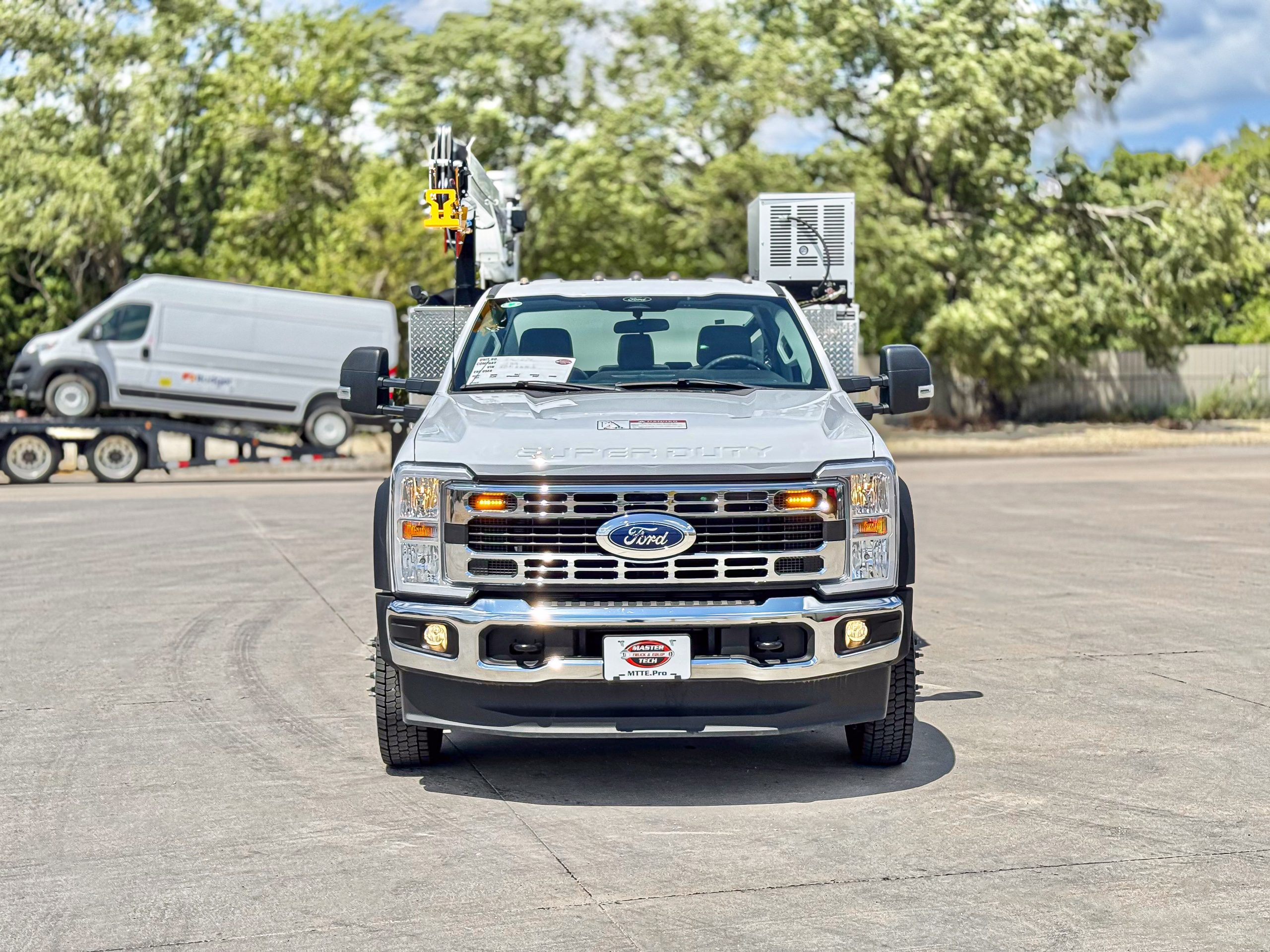 2024 Ford F-550 XL (Regular Cab) - image 3 of 6