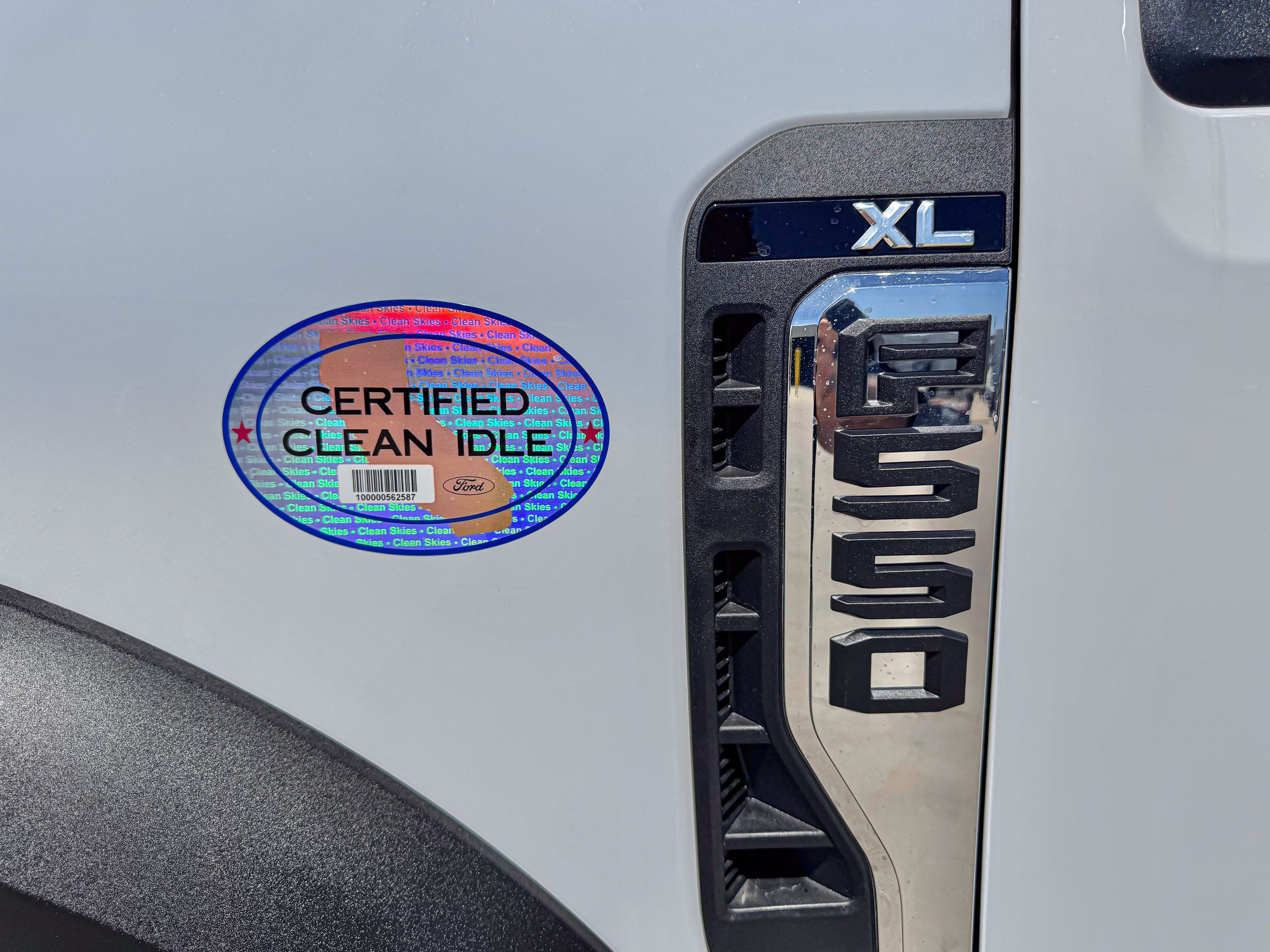 2025 Ford F-550 XL (SuperCab) Cab & Chassis - image 4 of 6