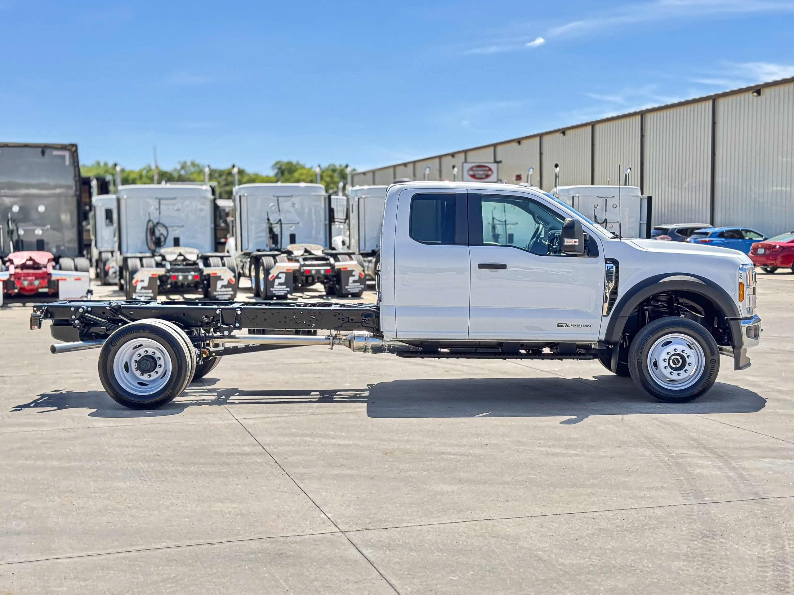 2025 Ford F-550 XL (SuperCab) Cab & Chassis - image 6 of 6