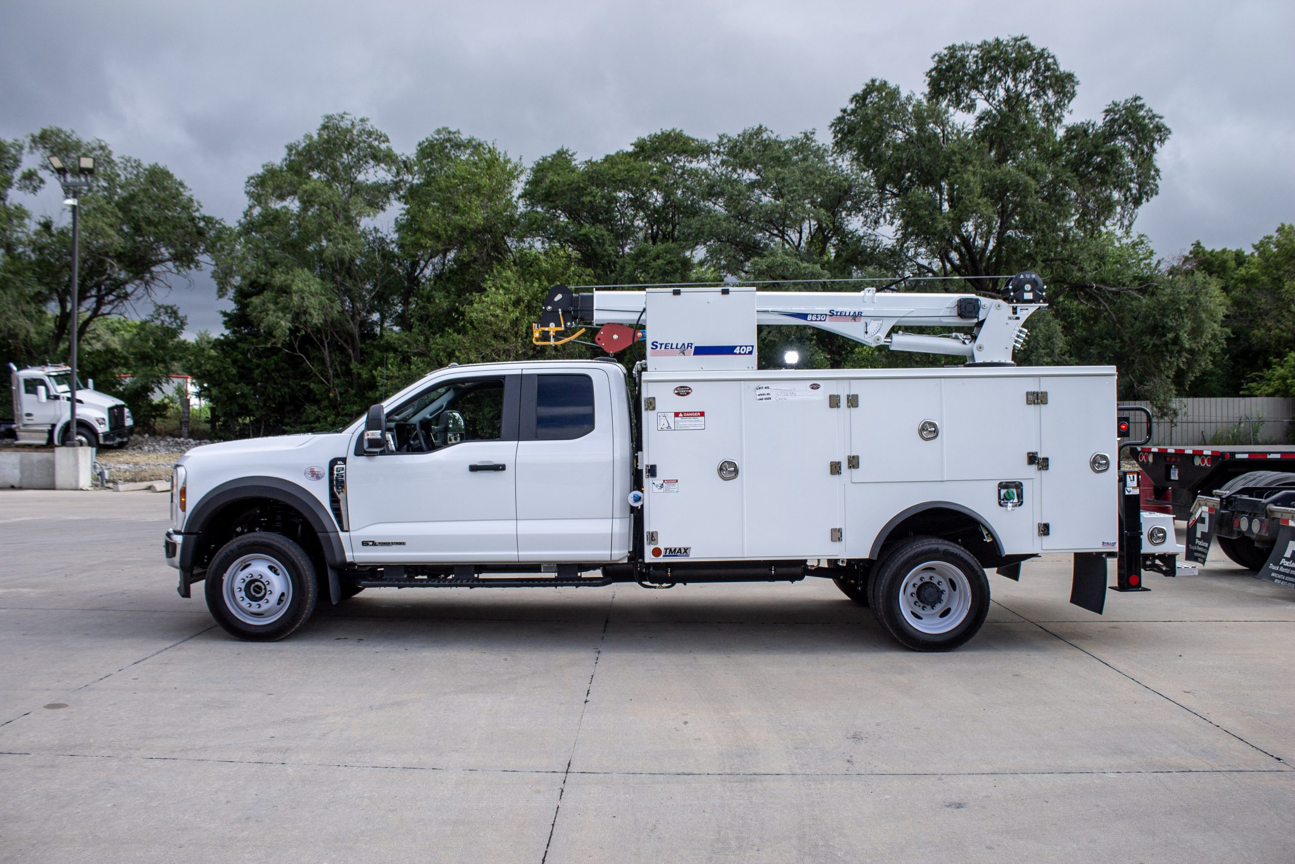2025 Ford F-550 XL (SuperCab) - image 5 of 6