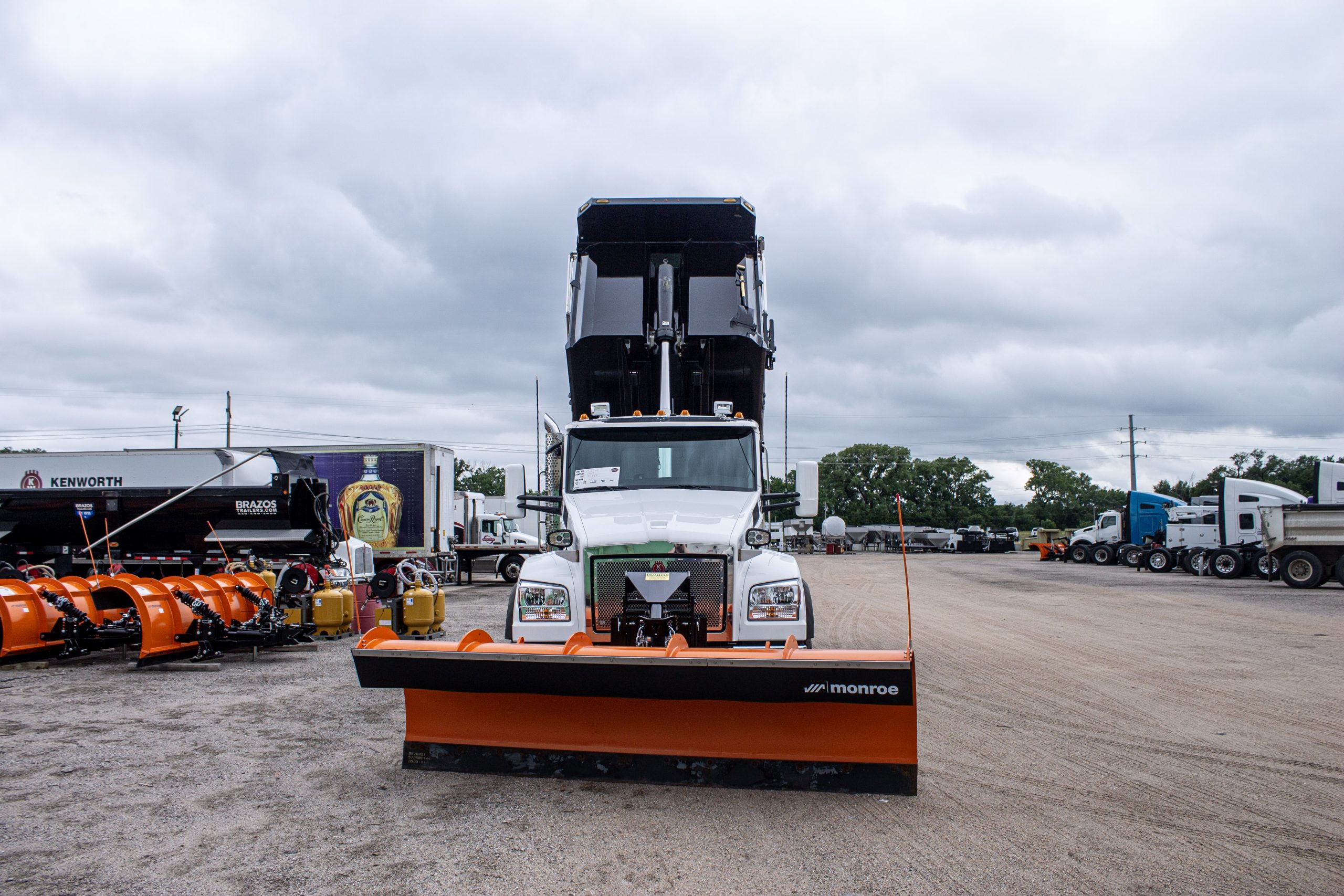 2025 Kenworth T880S - image 5 of 6