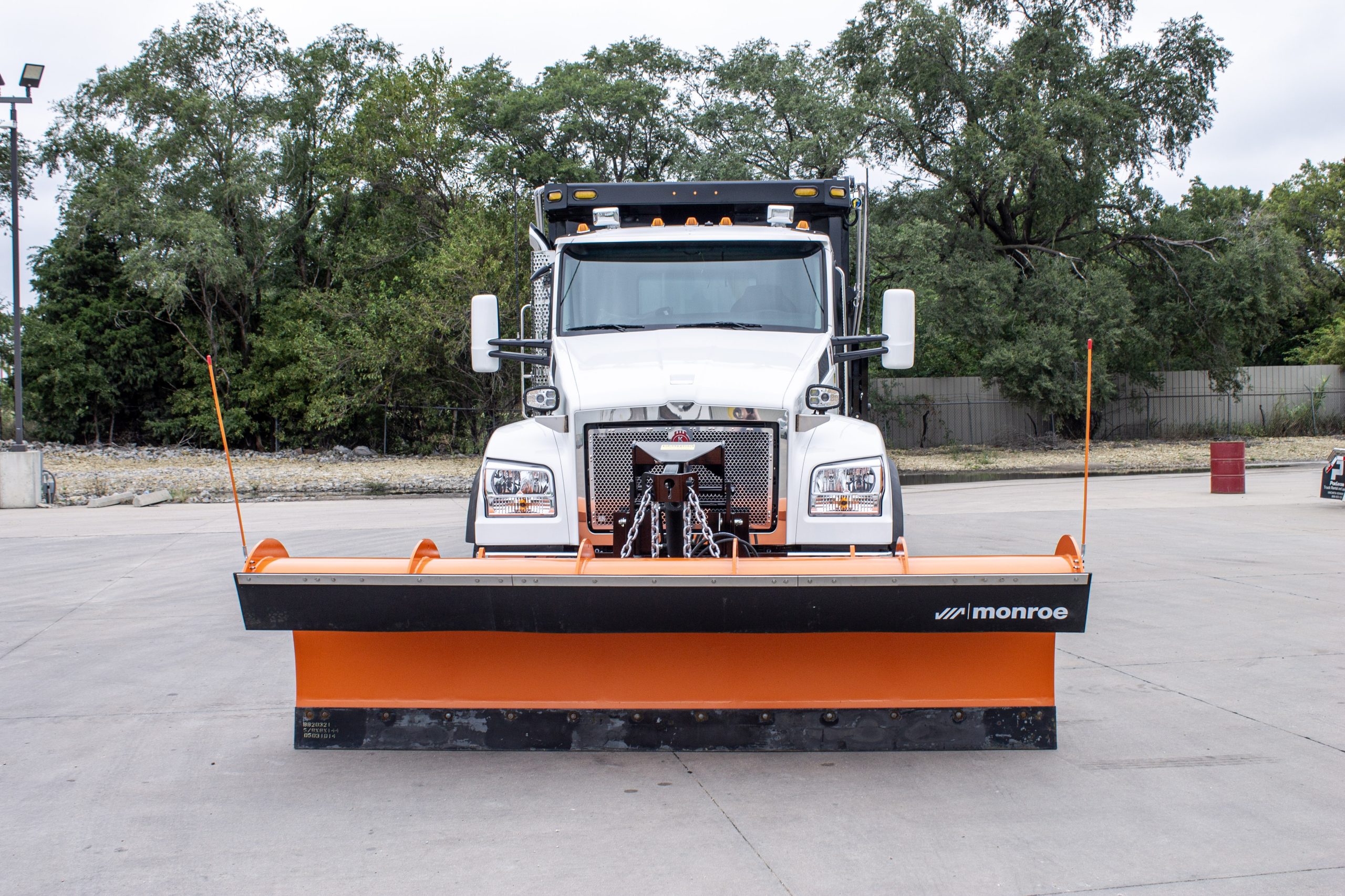 2025 Kenworth T880S - image 3 of 6