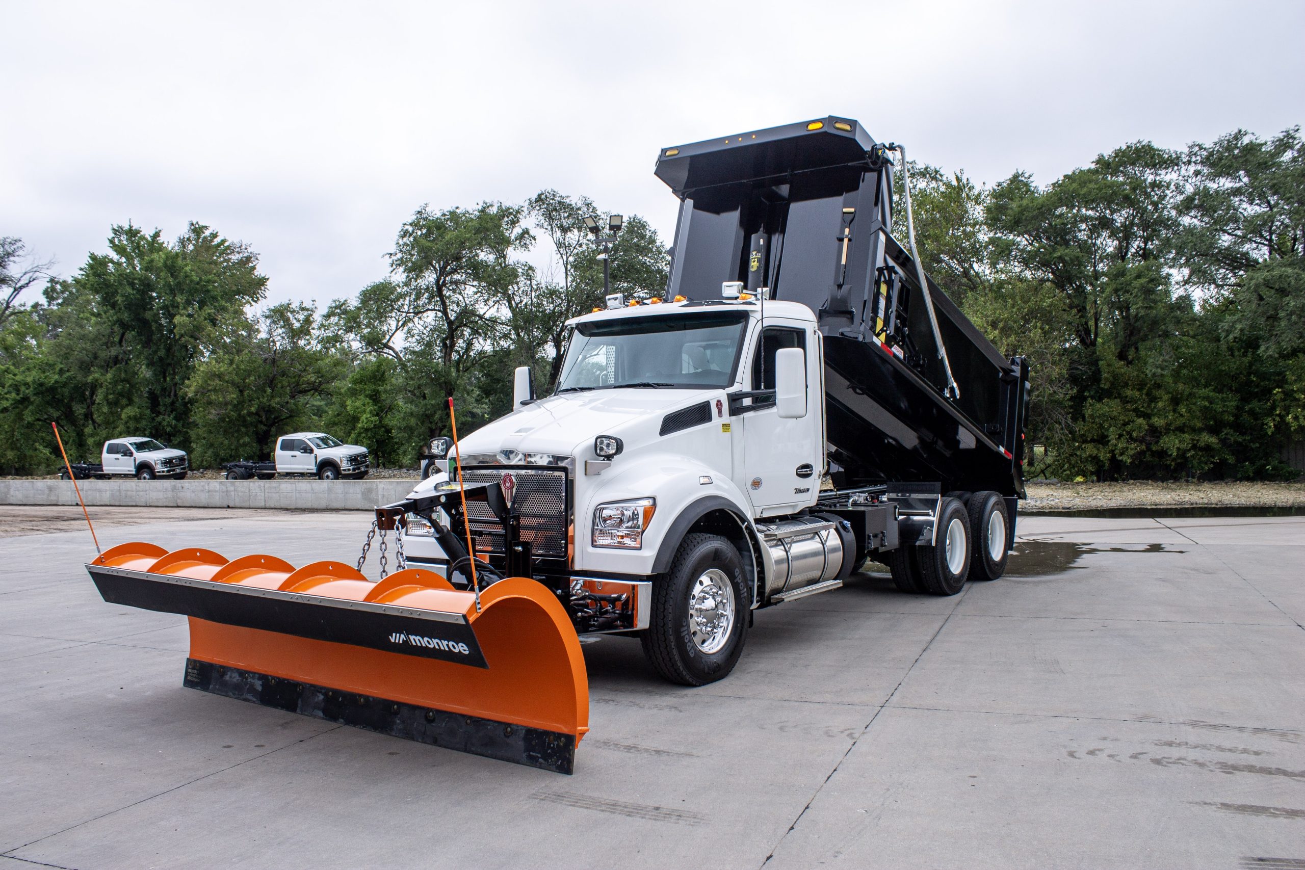 2025 Kenworth T880S - image 2 of 6