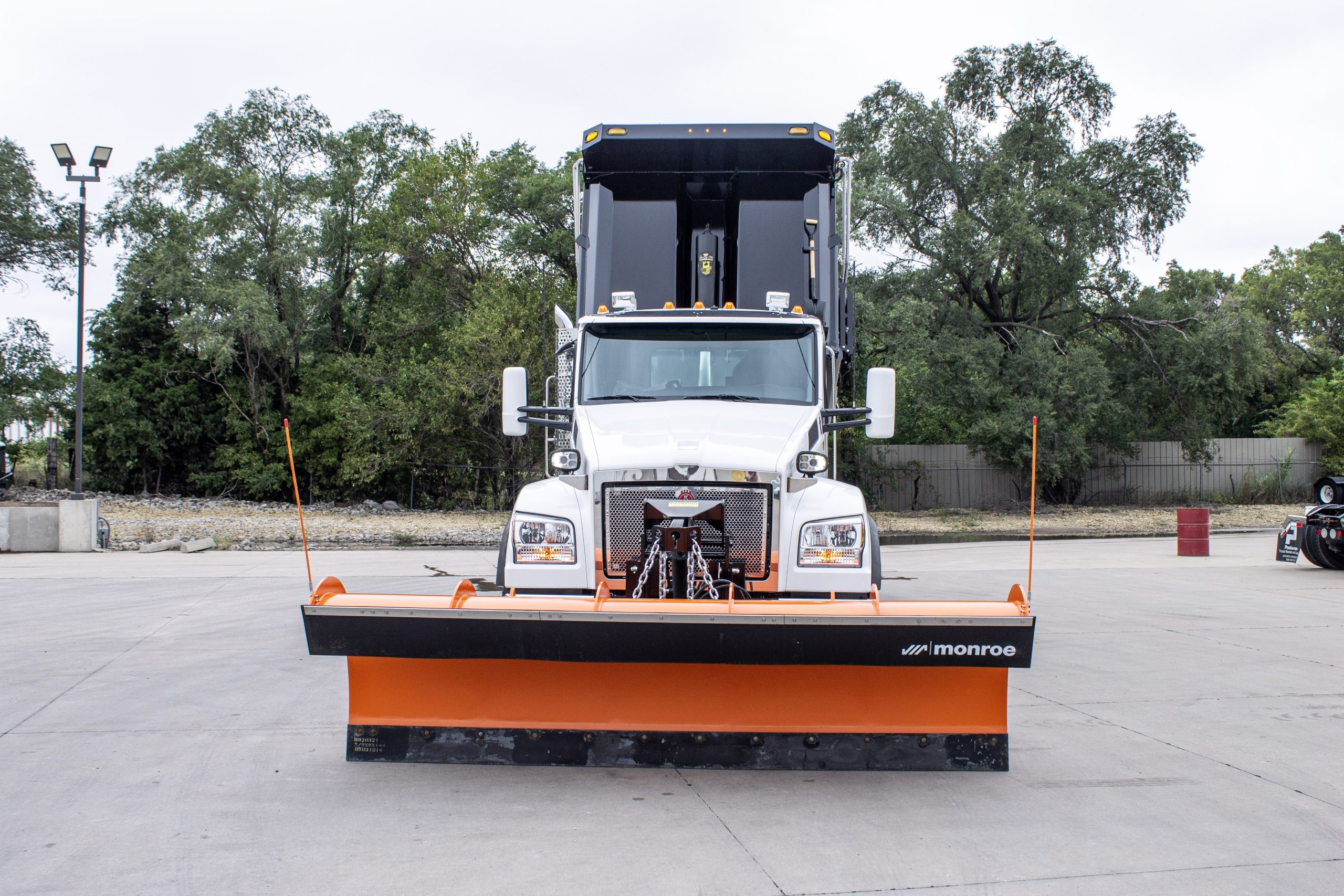 2025 Kenworth T880S - image 4 of 6