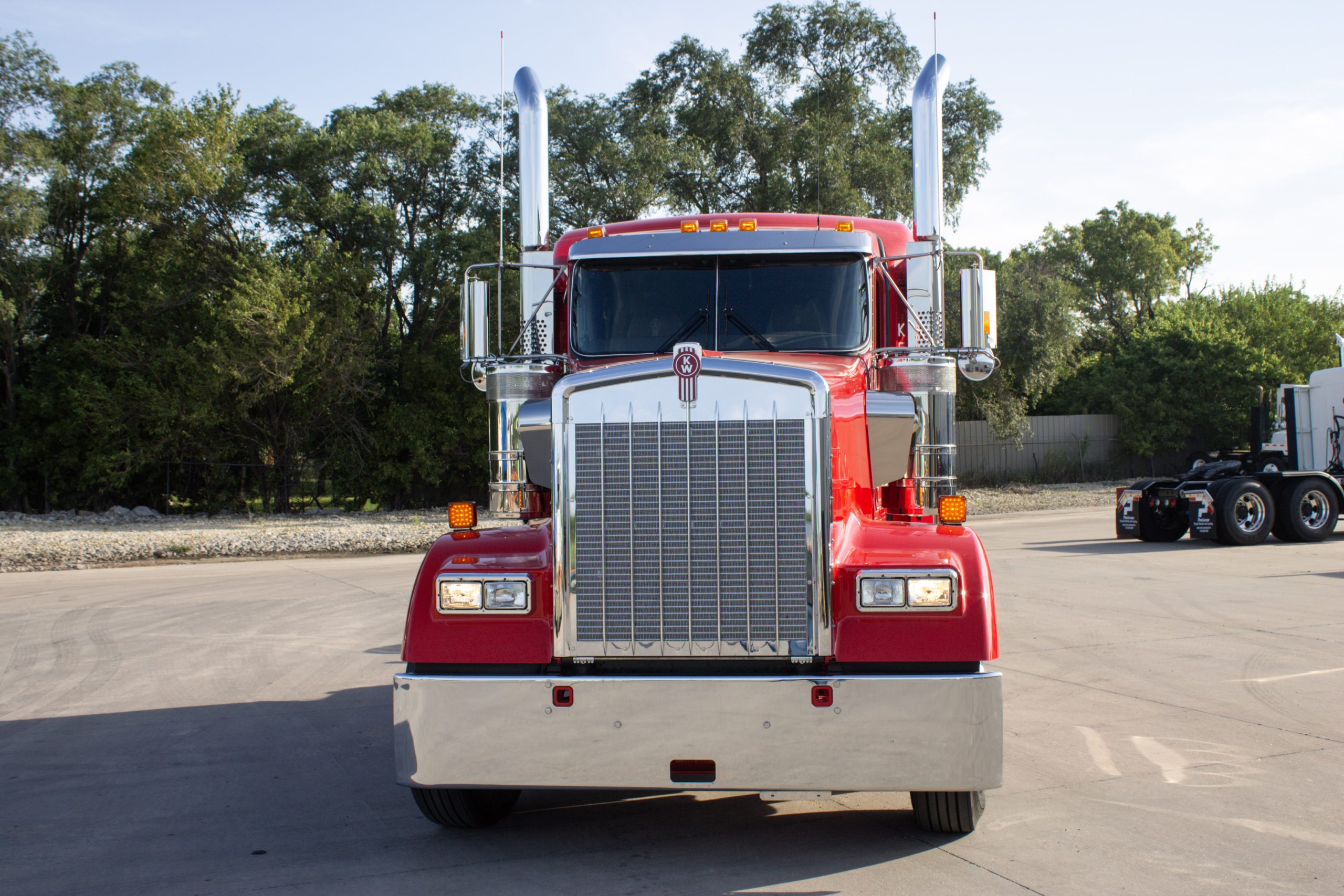 2026 Kenworth W900L - image 2 of 6