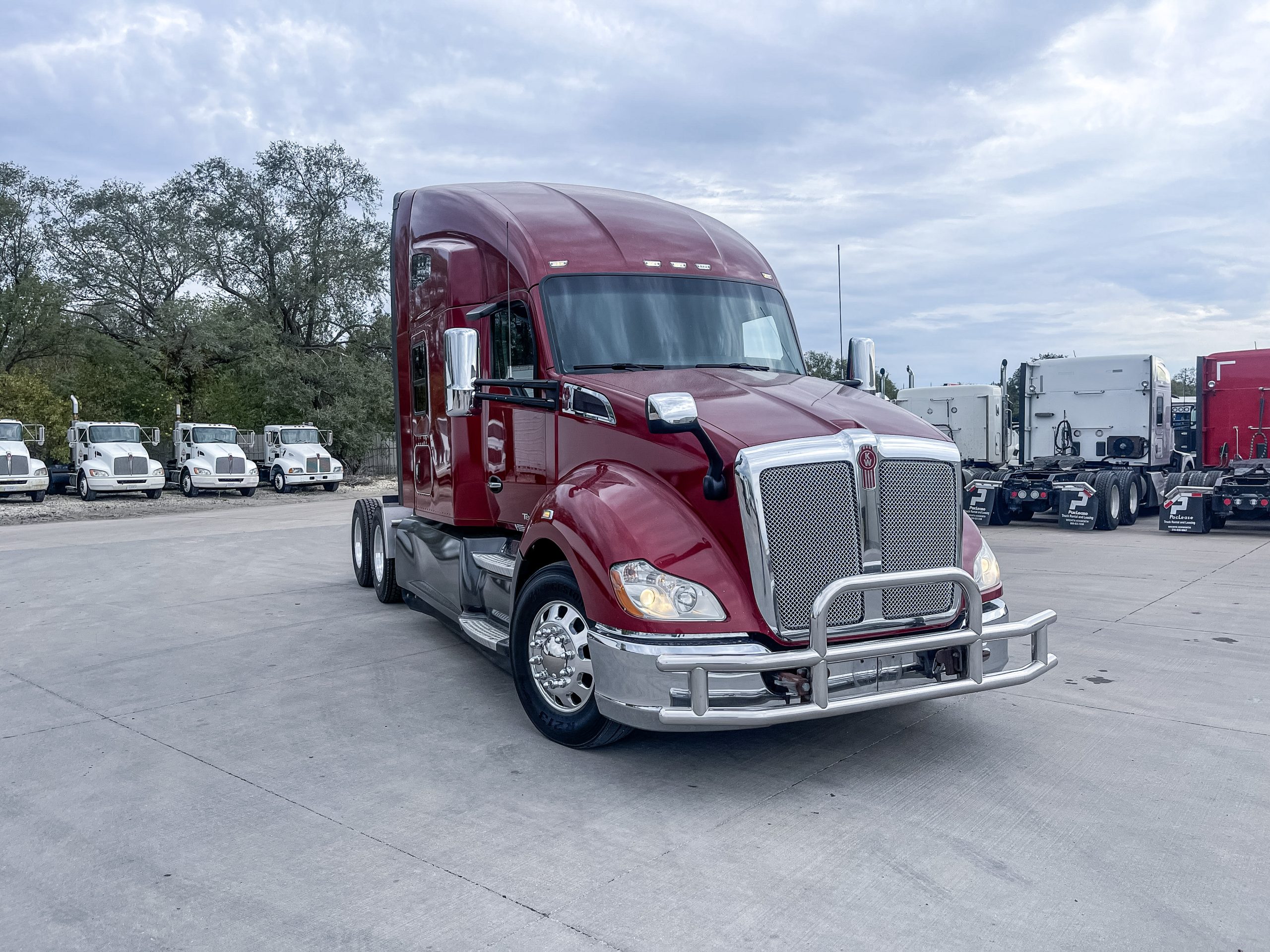 2020 Kenworth T680 - image 2 of 6