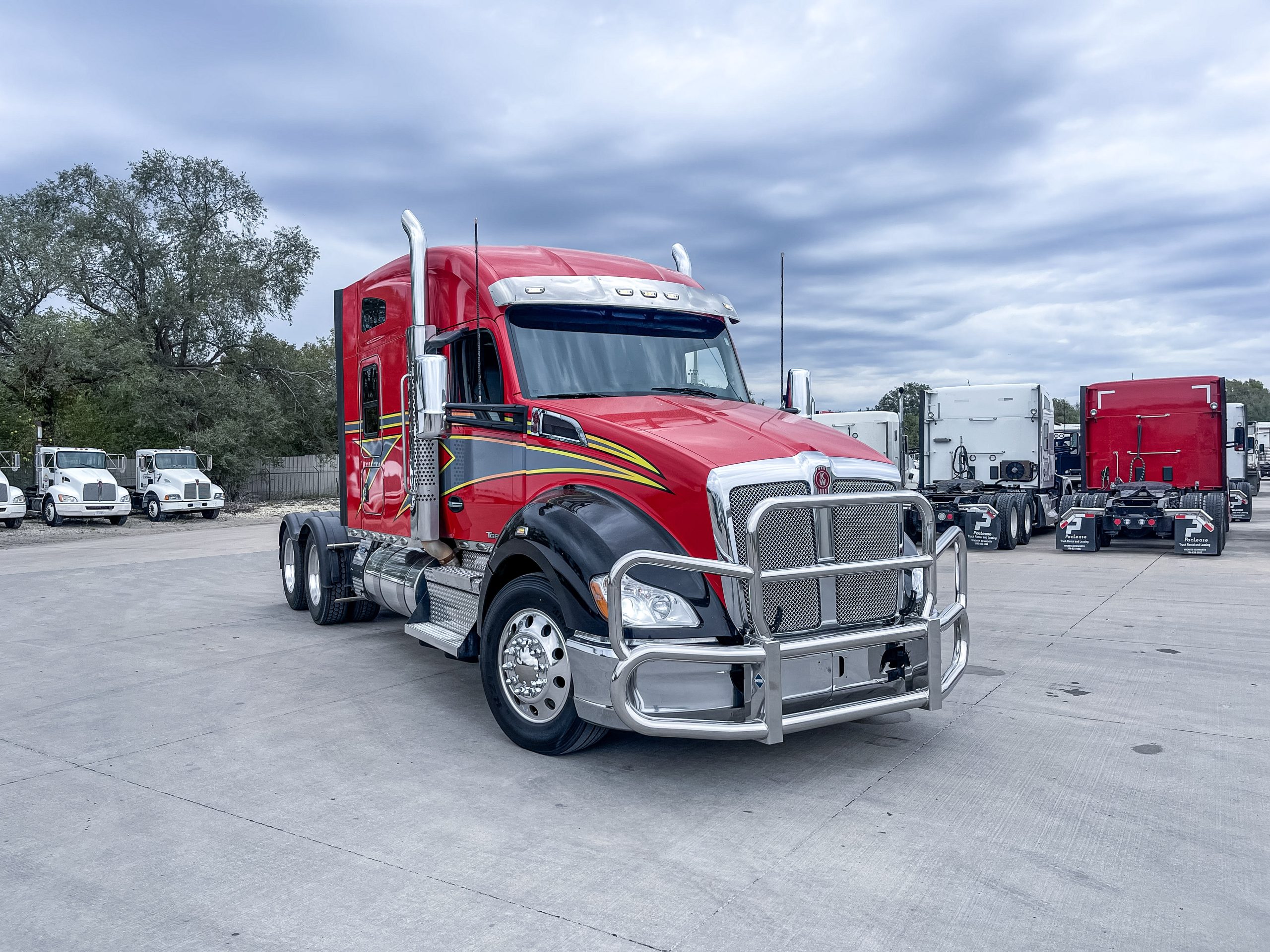 2022 Kenworth T680 - image 3 of 6