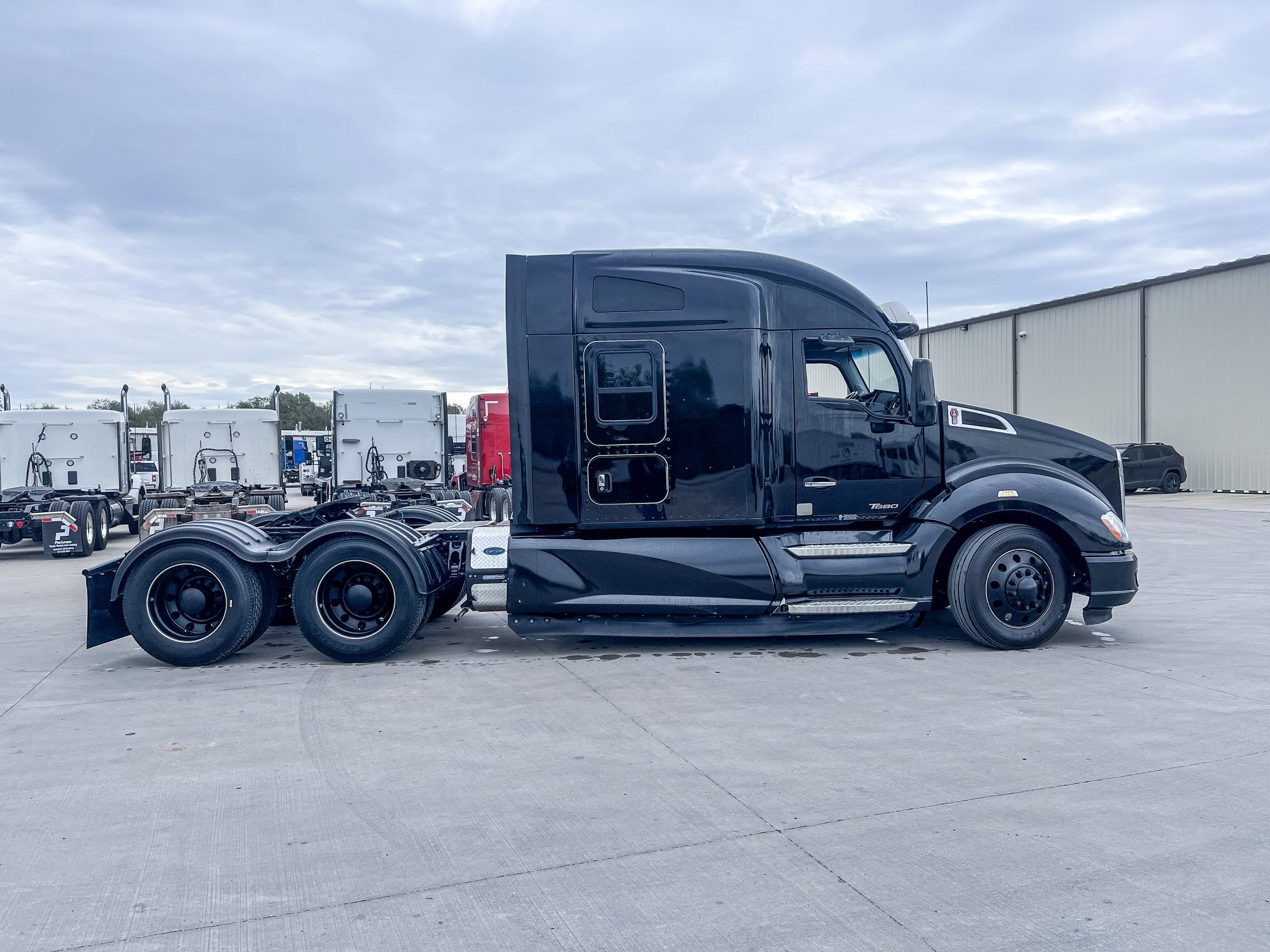 2021 Kenworth T680 - image 5 of 6