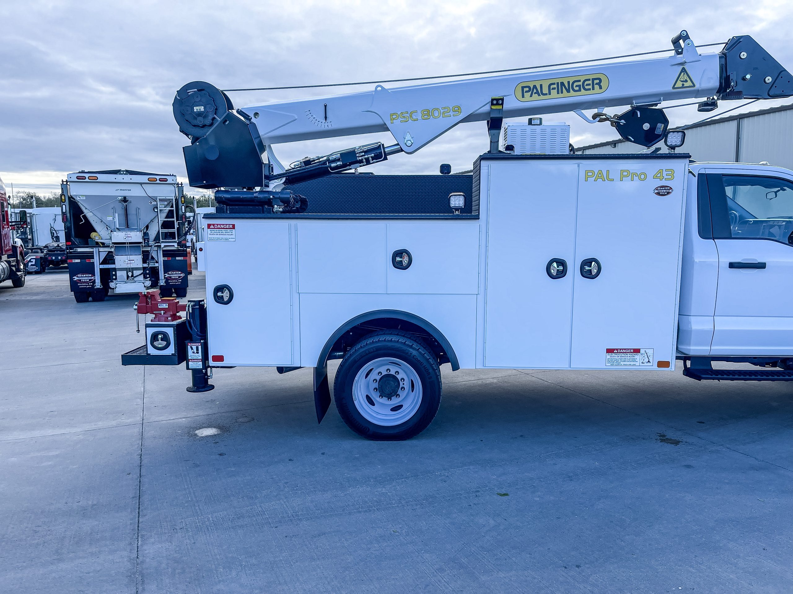 2024 Ford F-550 XL - image 6 of 6