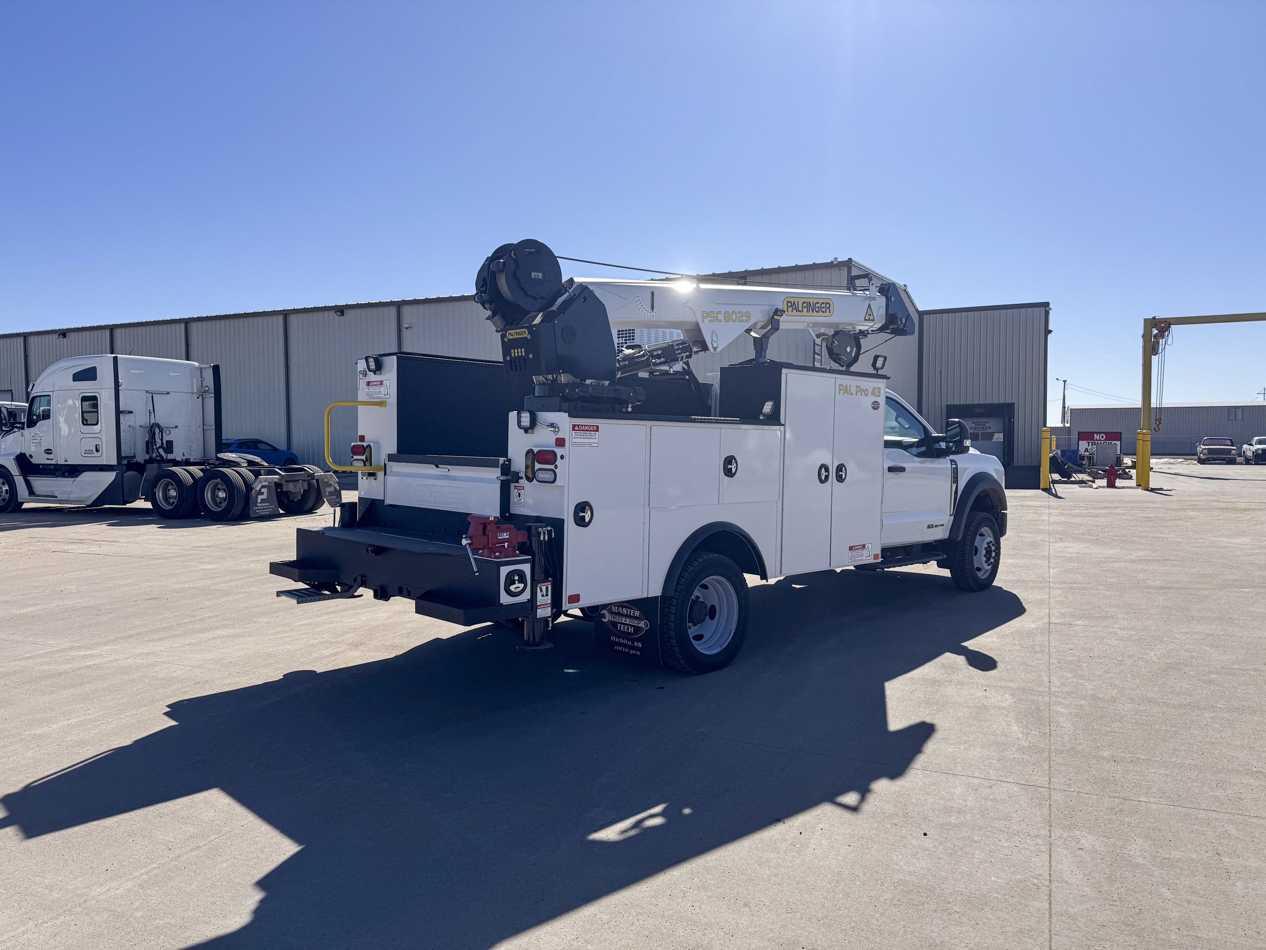 2024 Ford F-550 XL - image 4 of 6