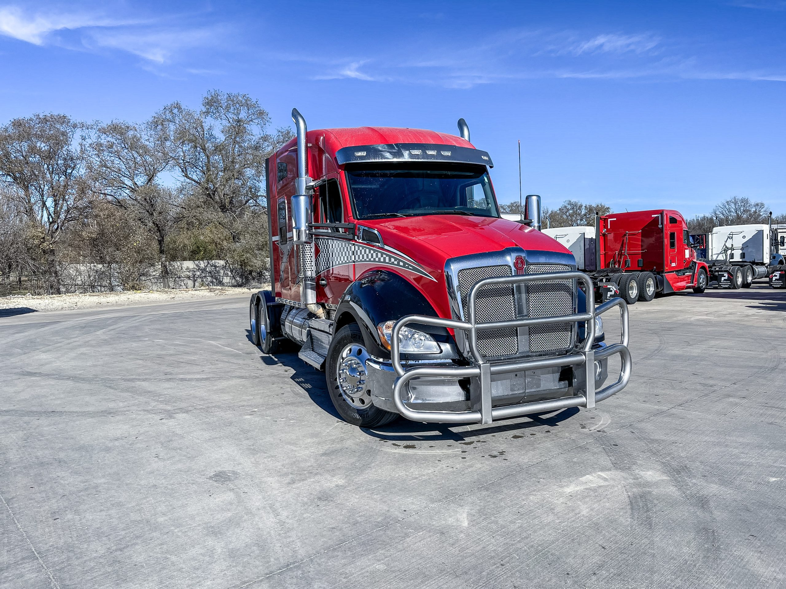 2021 Kenworth T680 - image 3 of 6