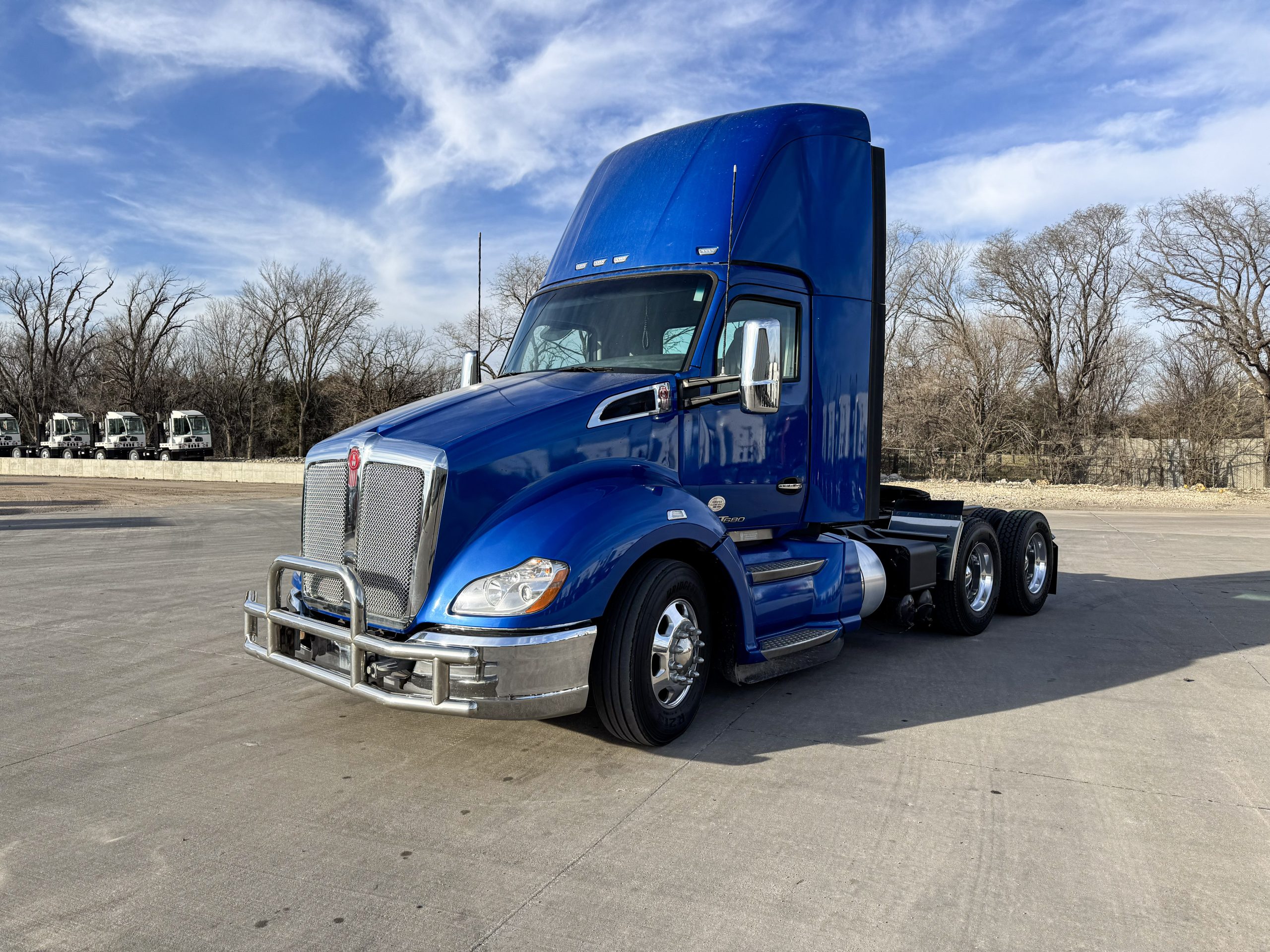 2021 Kenworth T680 2021 Kenworth T680 - image 1 of 6