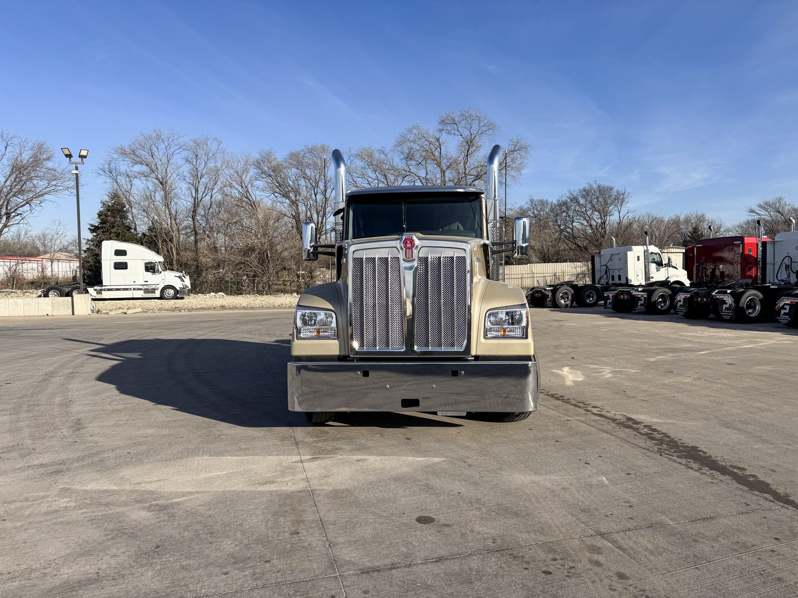 2026 Kenworth W990 2026 Kenworth W990 - image 2 of 6