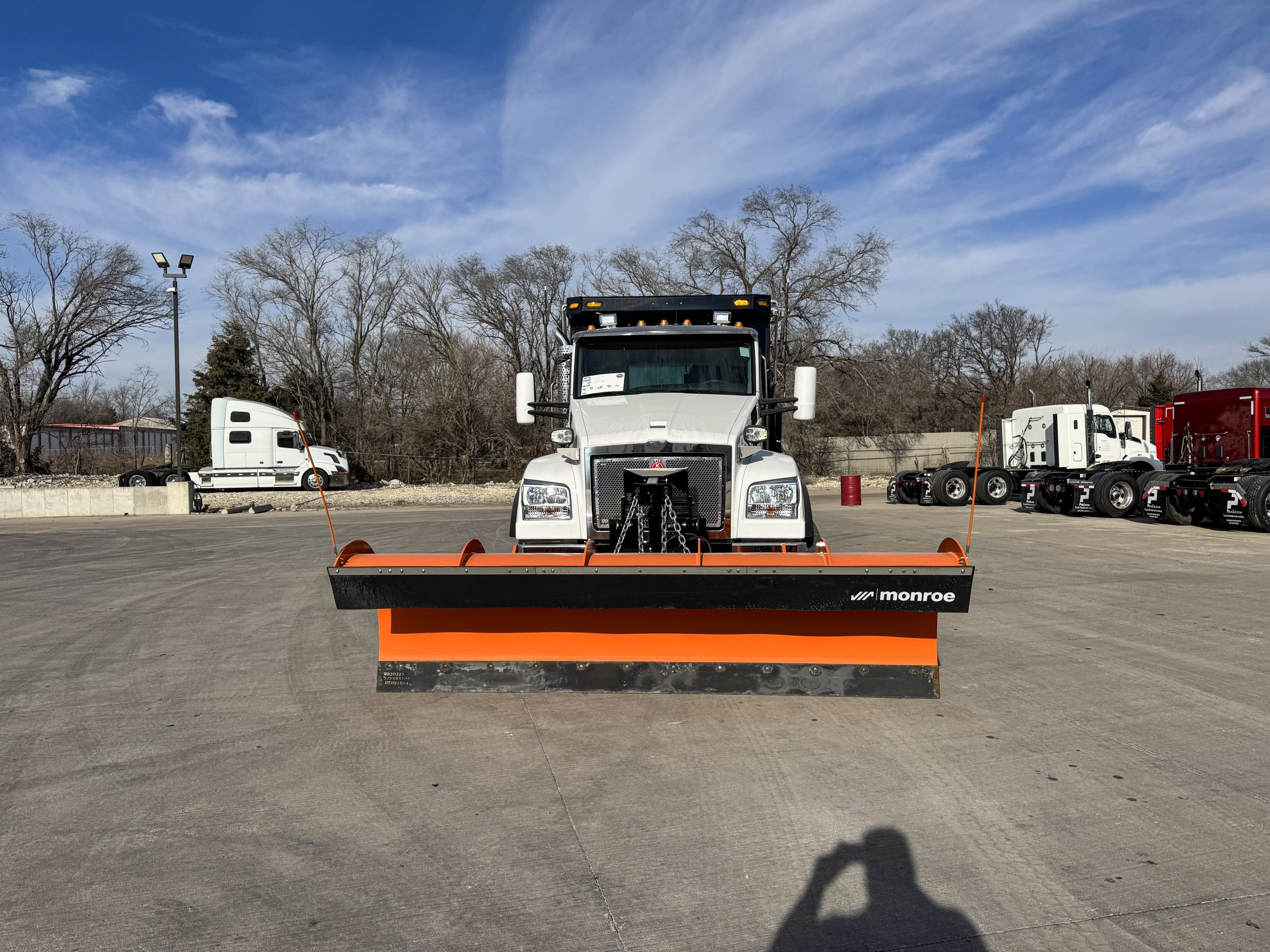 2025 Kenworth T880S 2025 Kenworth T880S - image 3 of 6