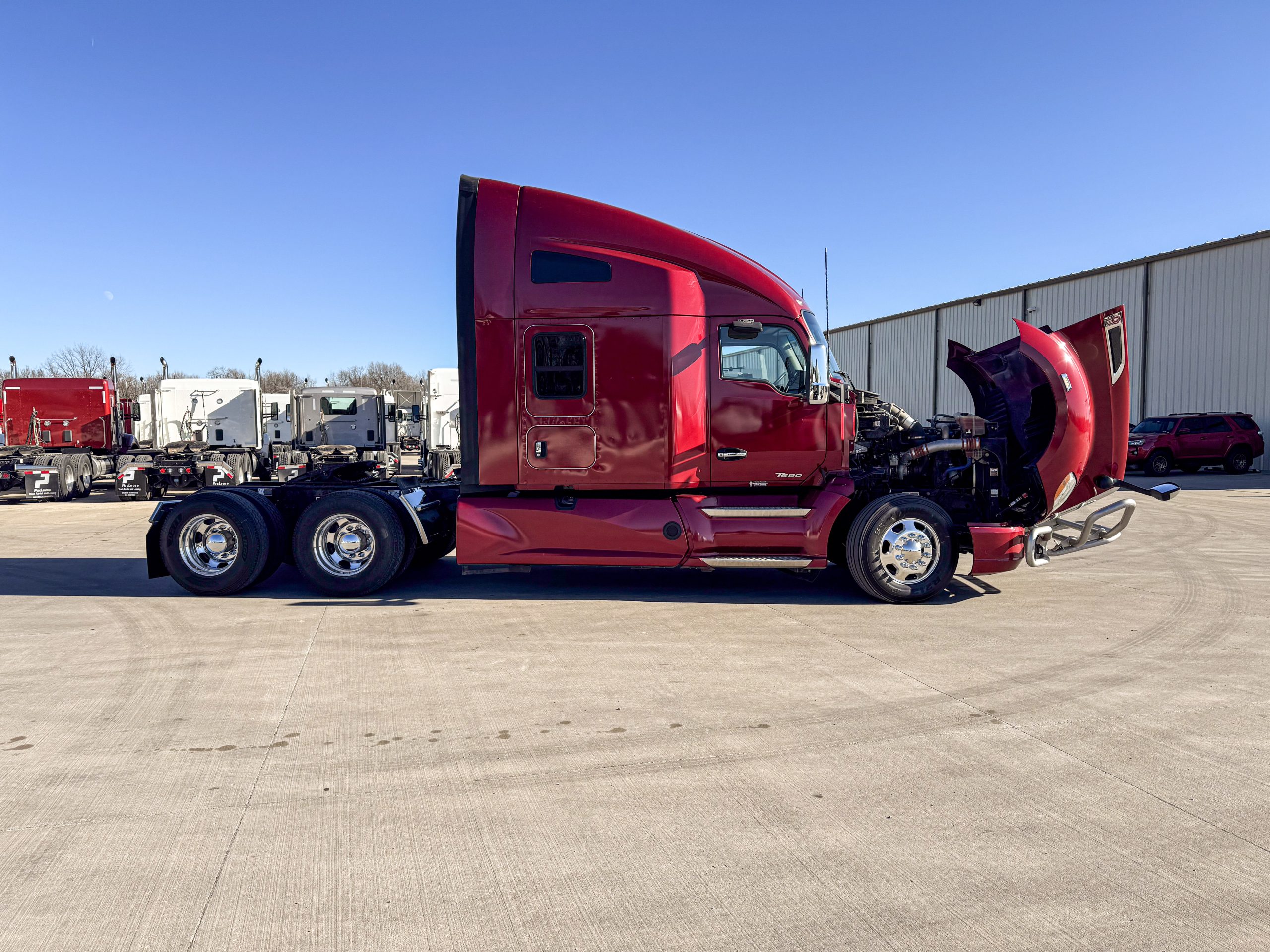 2020 Kenworth T680 2020 Kenworth T680 - image 4 of 6