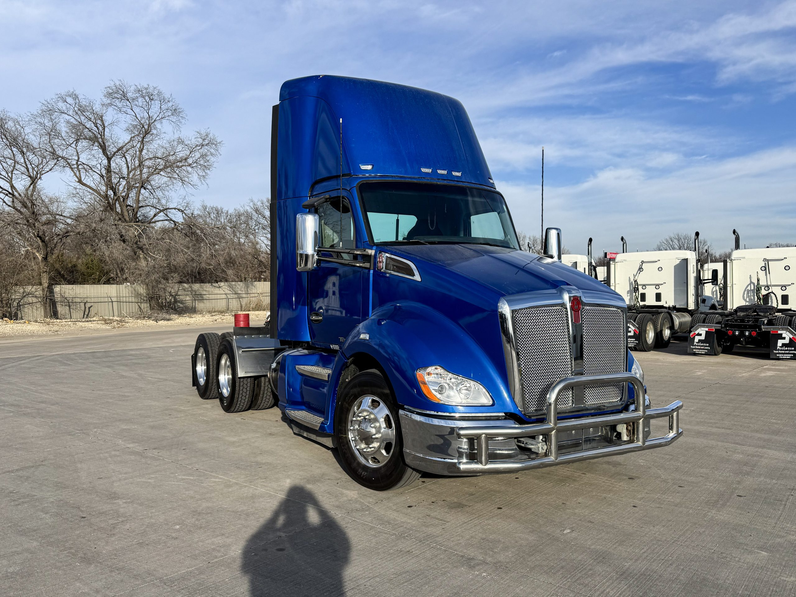 2021 Kenworth T680 2021 Kenworth T680 - image 3 of 6