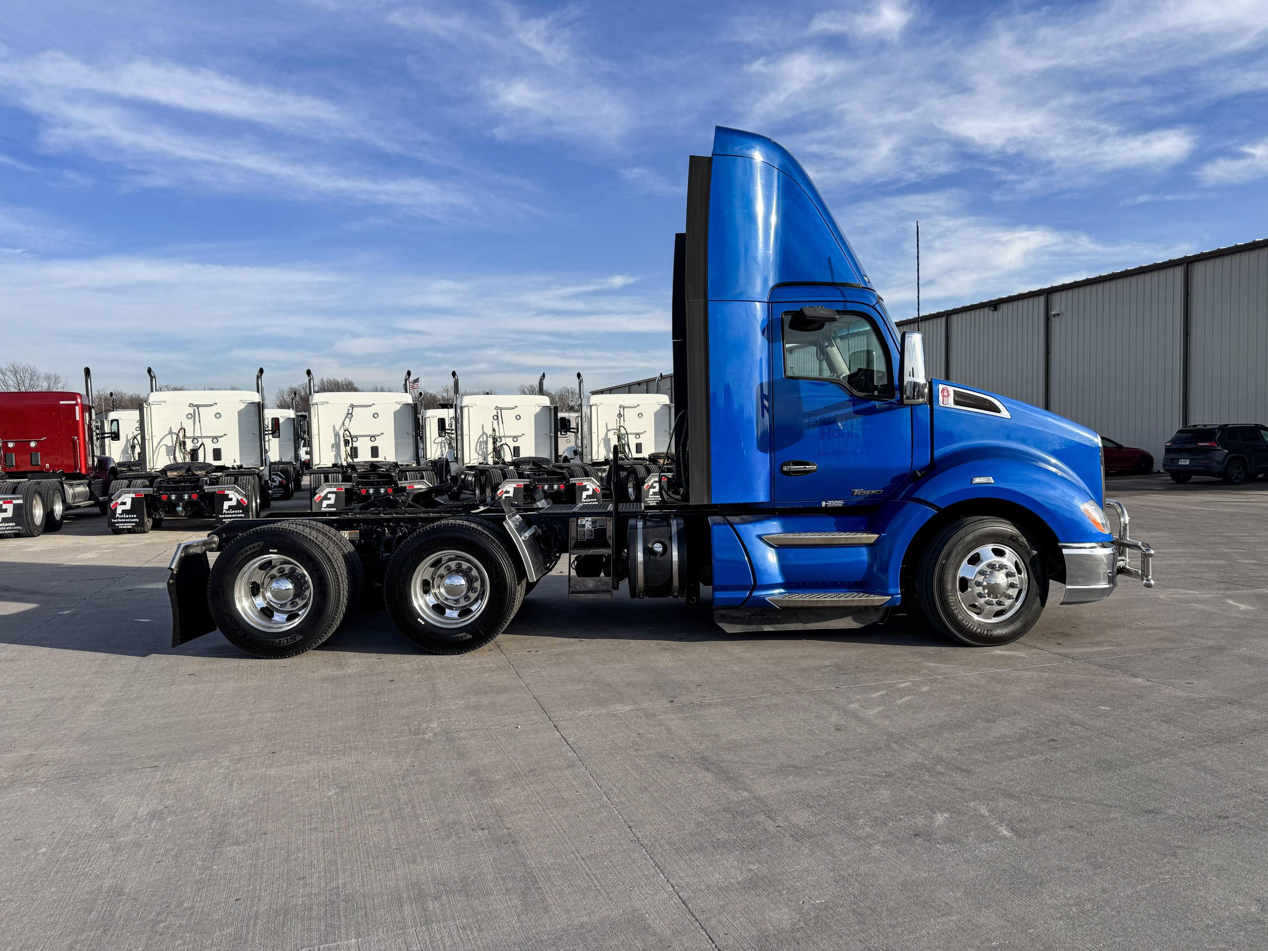 2021 Kenworth T680 2021 Kenworth T680 - image 4 of 6