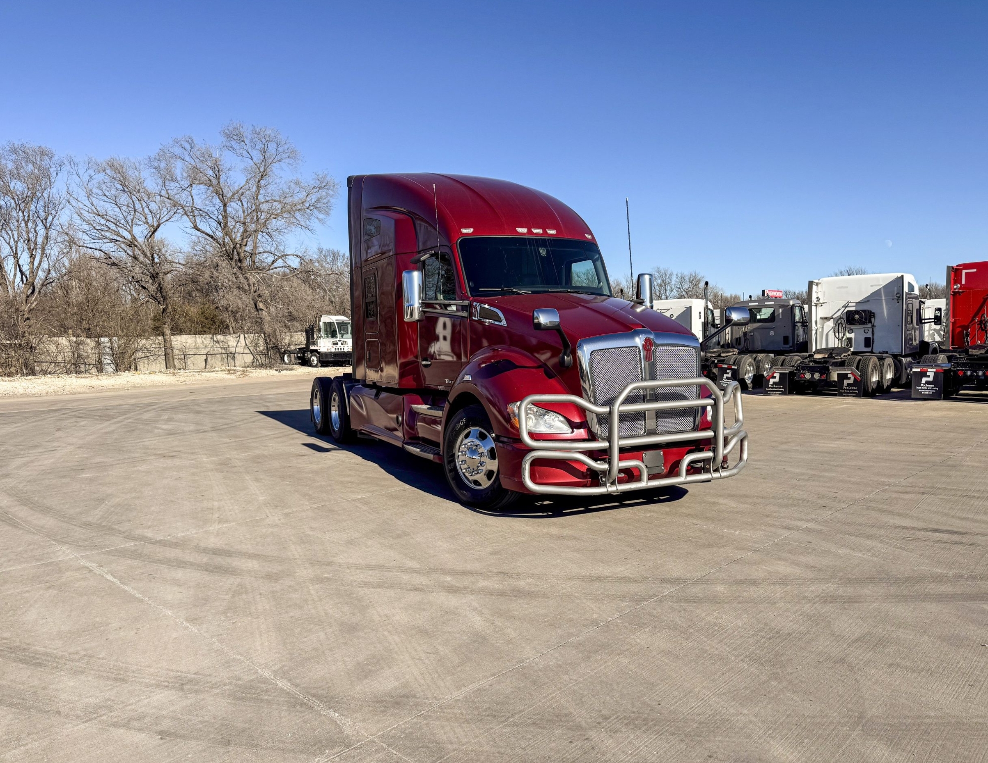 2020 Kenworth T680 - image 2 of 6