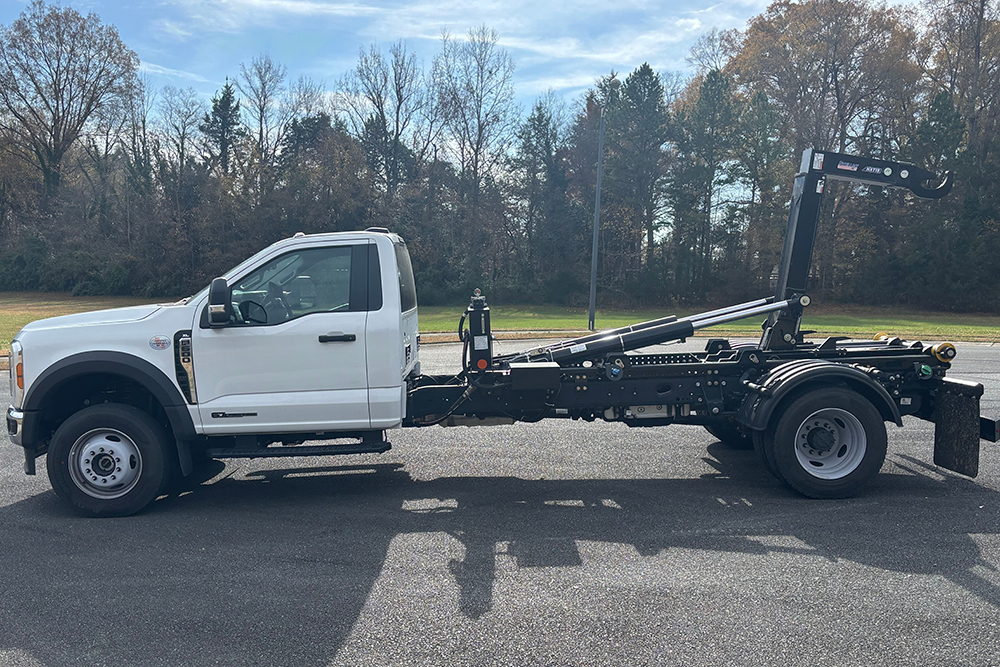 2025 Ford F-600 XL 2025 Ford F-600 XL - image 6 of 6