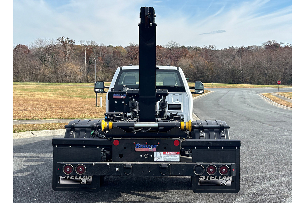 2025 Ford F-600 XL 2025 Ford F-600 XL - image 4 of 6