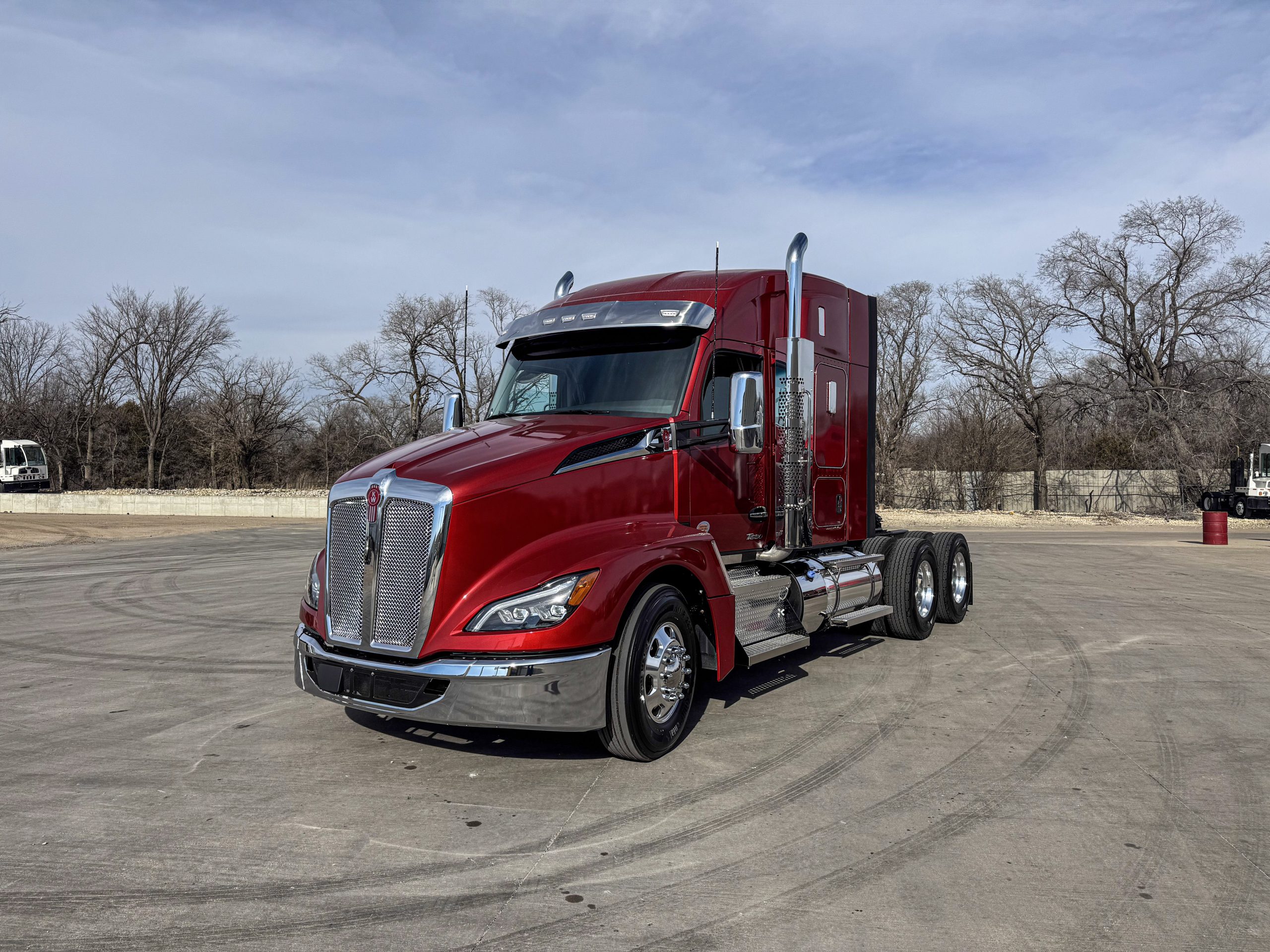 2026 Kenworth T680 - image 1 of 6