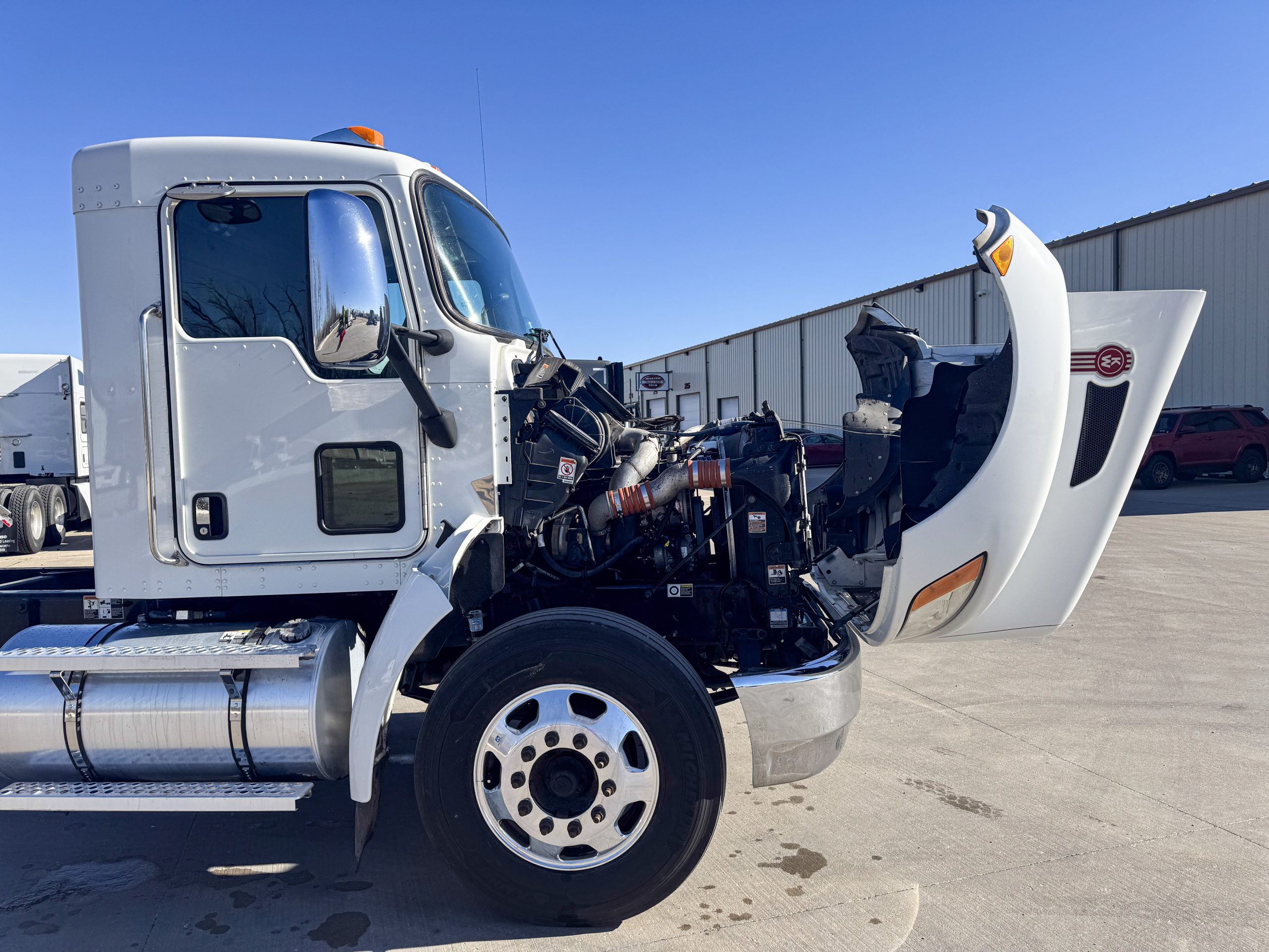 2021 Kenworth T270 - image 5 of 6